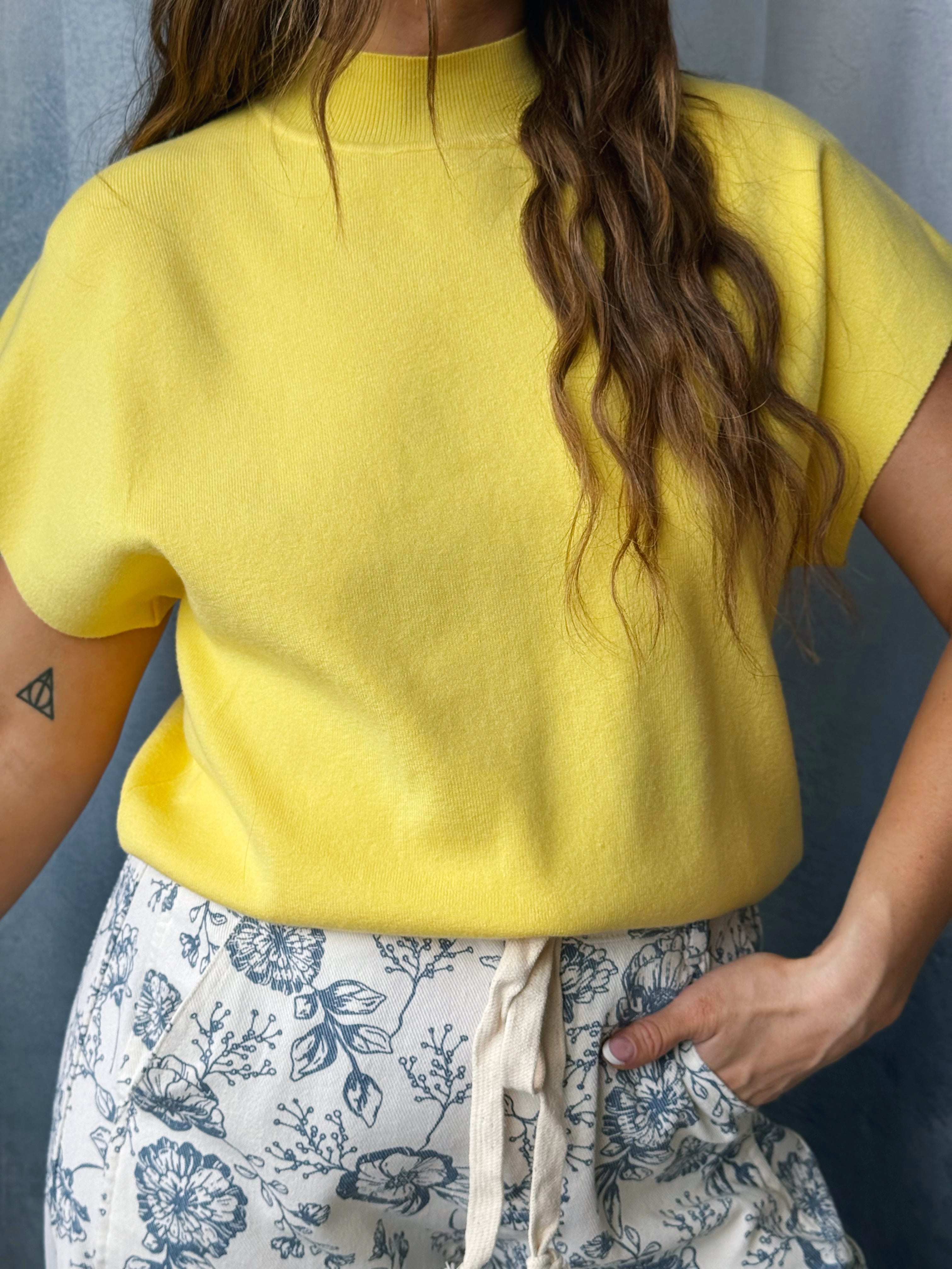 Unrequited Sweater - BANANA