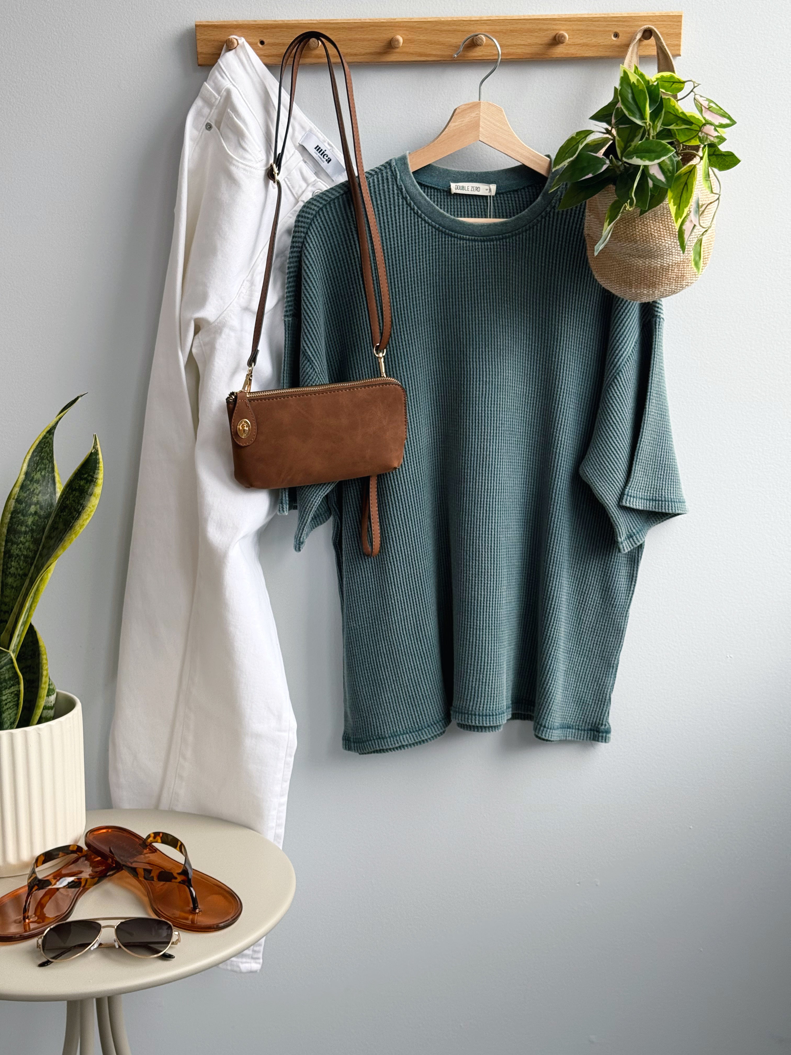 Della Tee- DARK TEAL