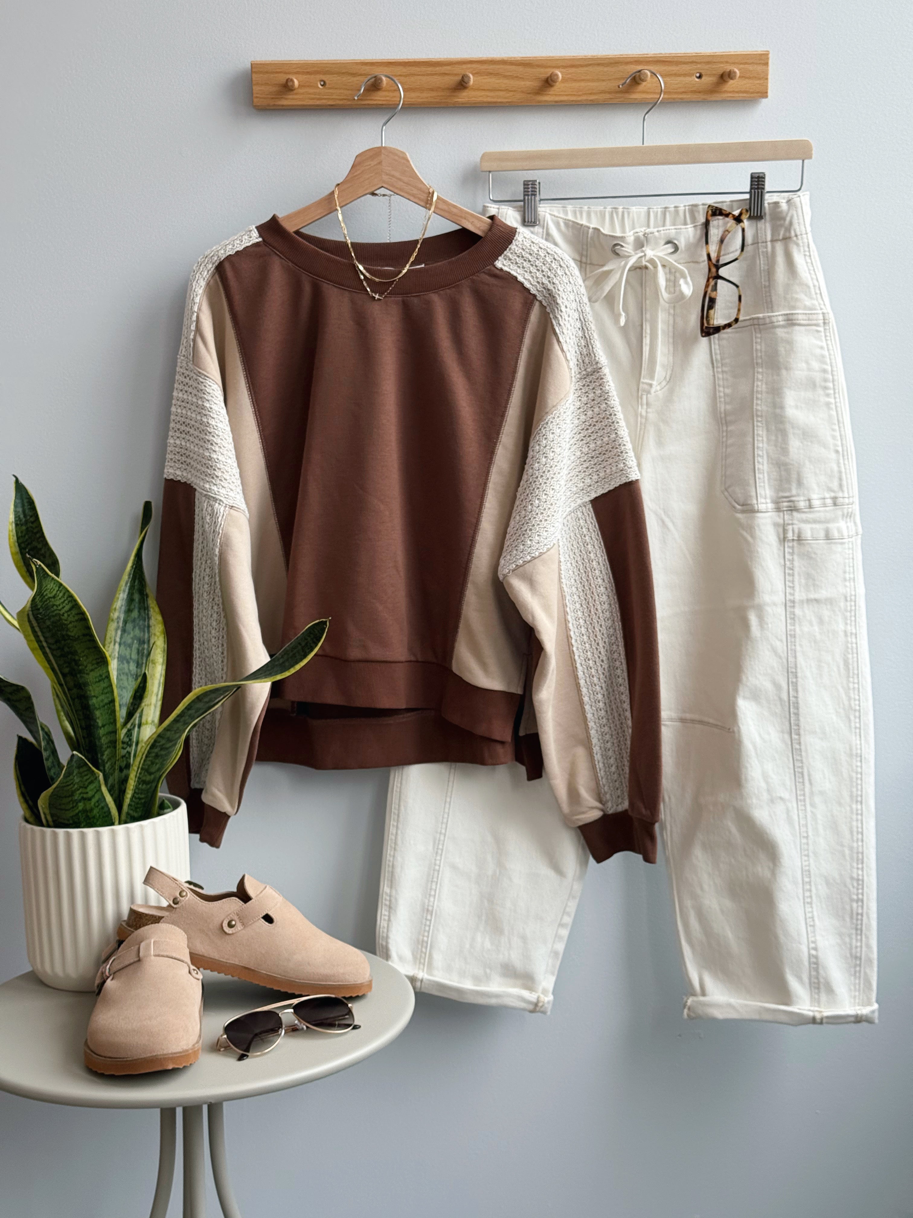 Daisy Lace Sweatshirt - CHOCOLATE