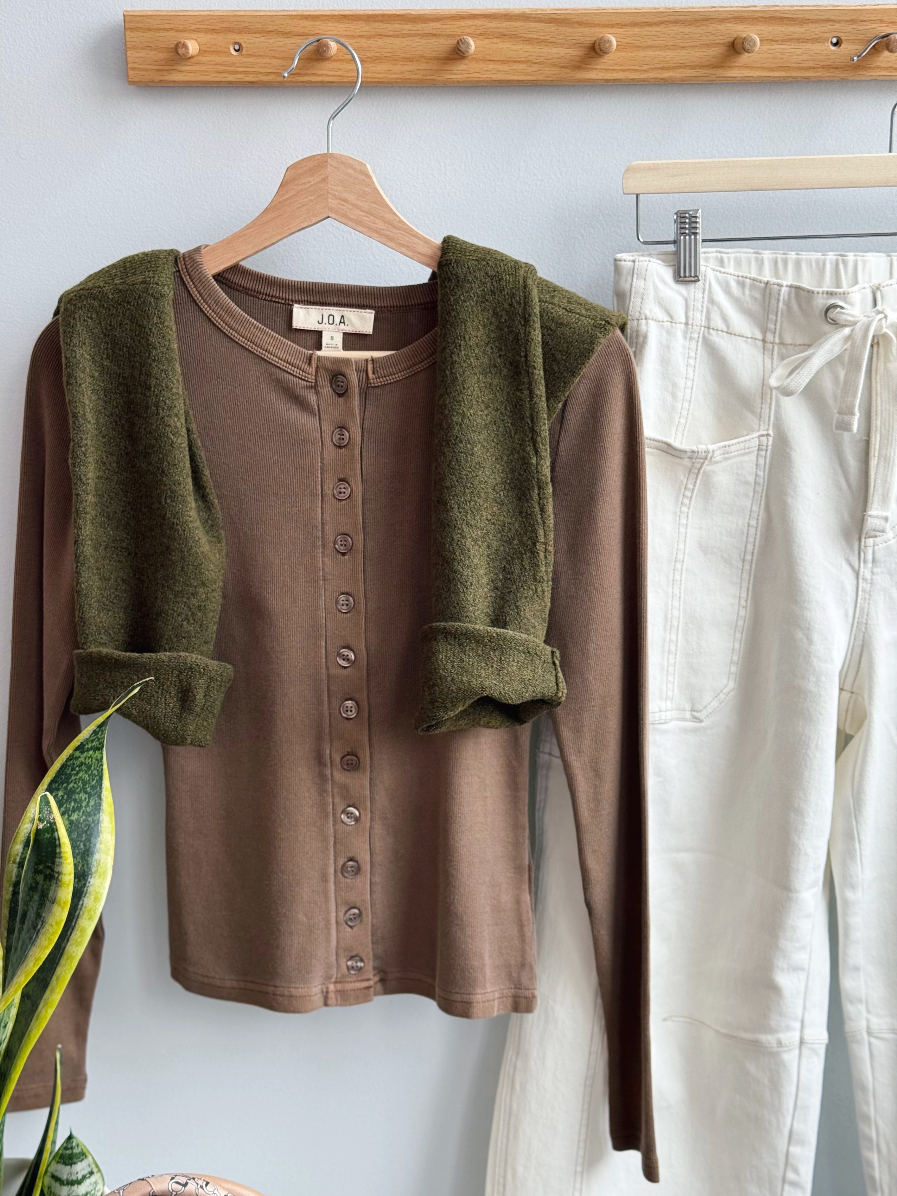 Harvest Market Long Sleeve - BROWN