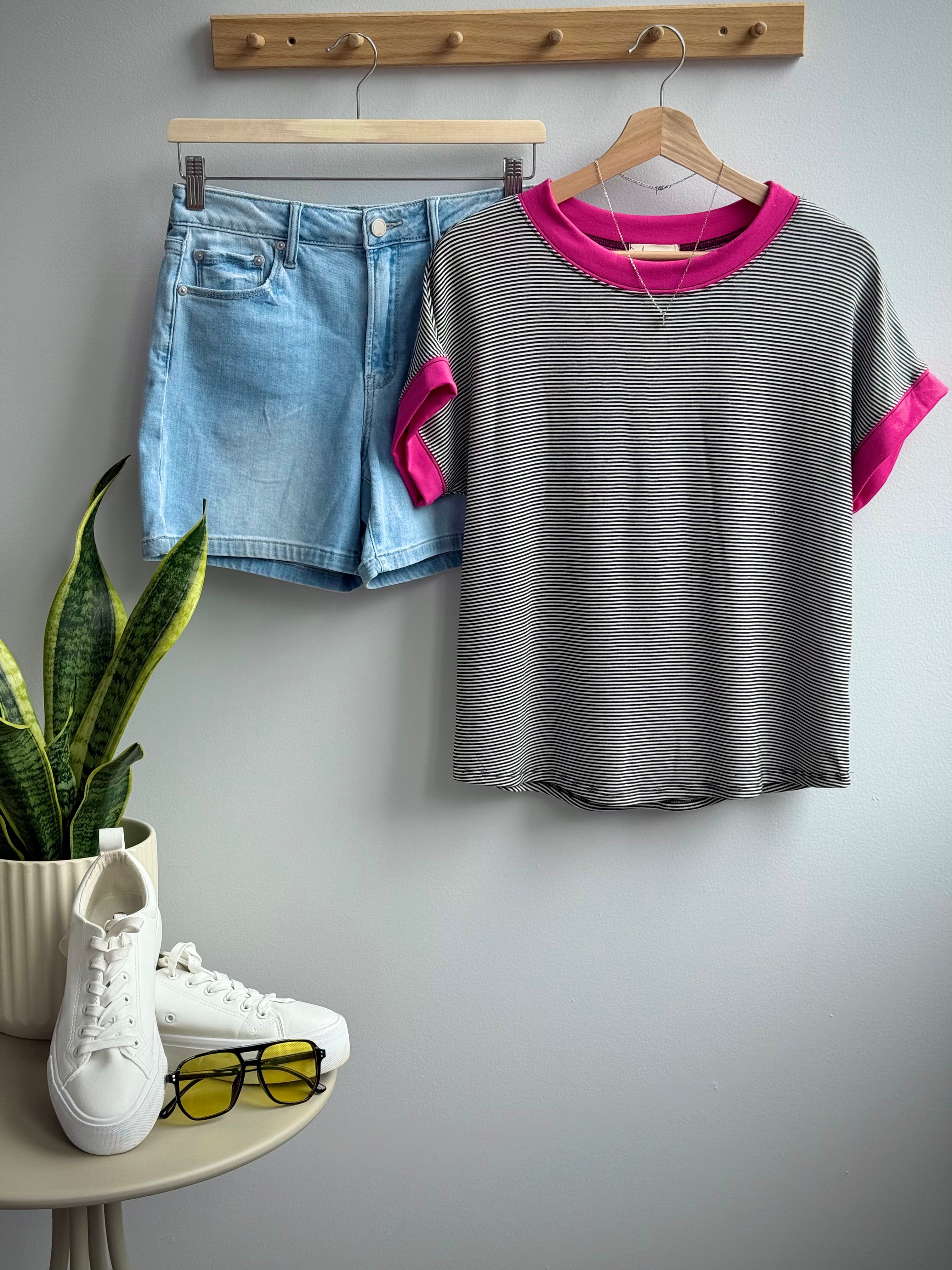 Janette Tee - BLACK IVORY PINK