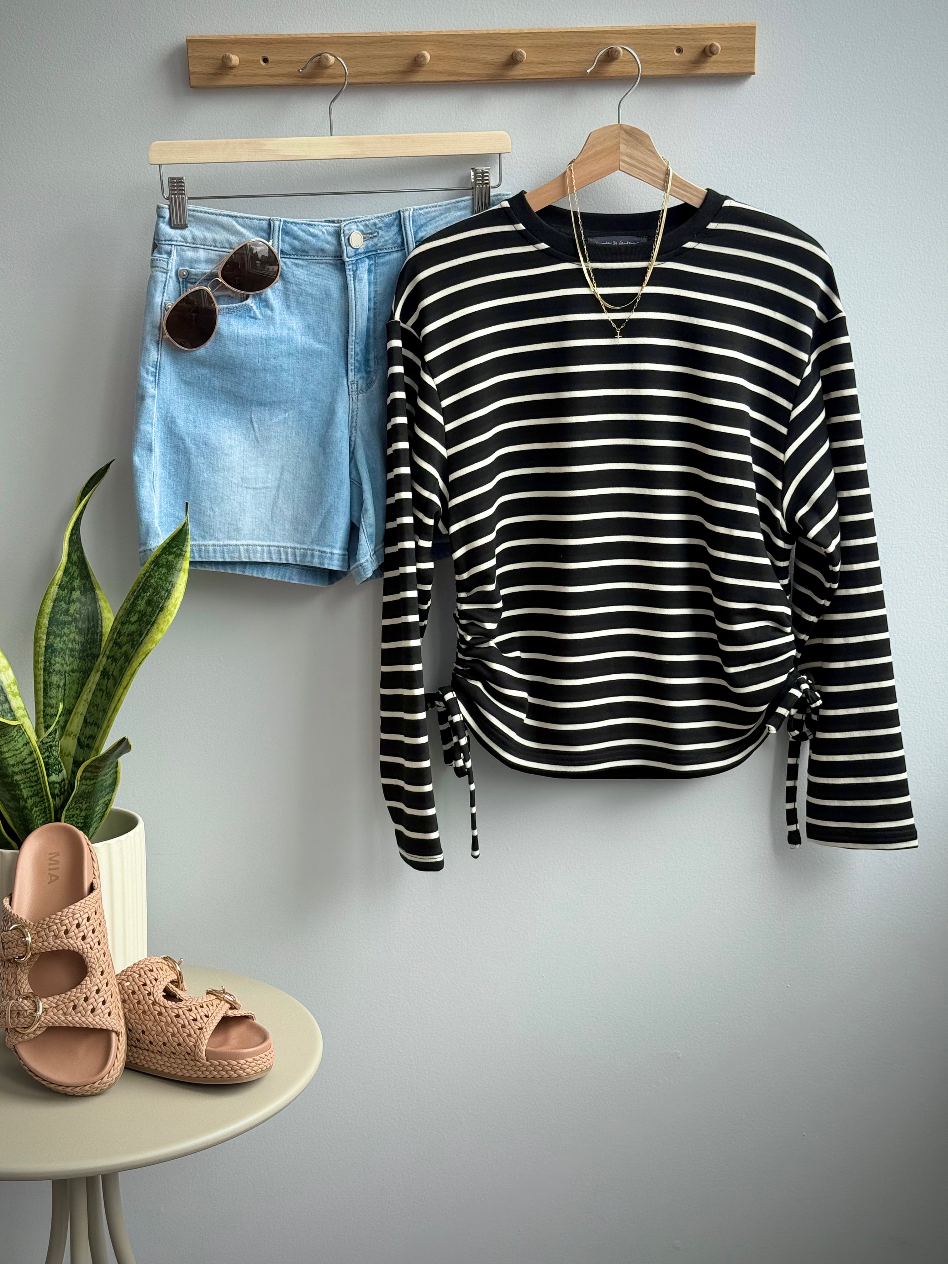 Jaylen Top - BLACK CREAM