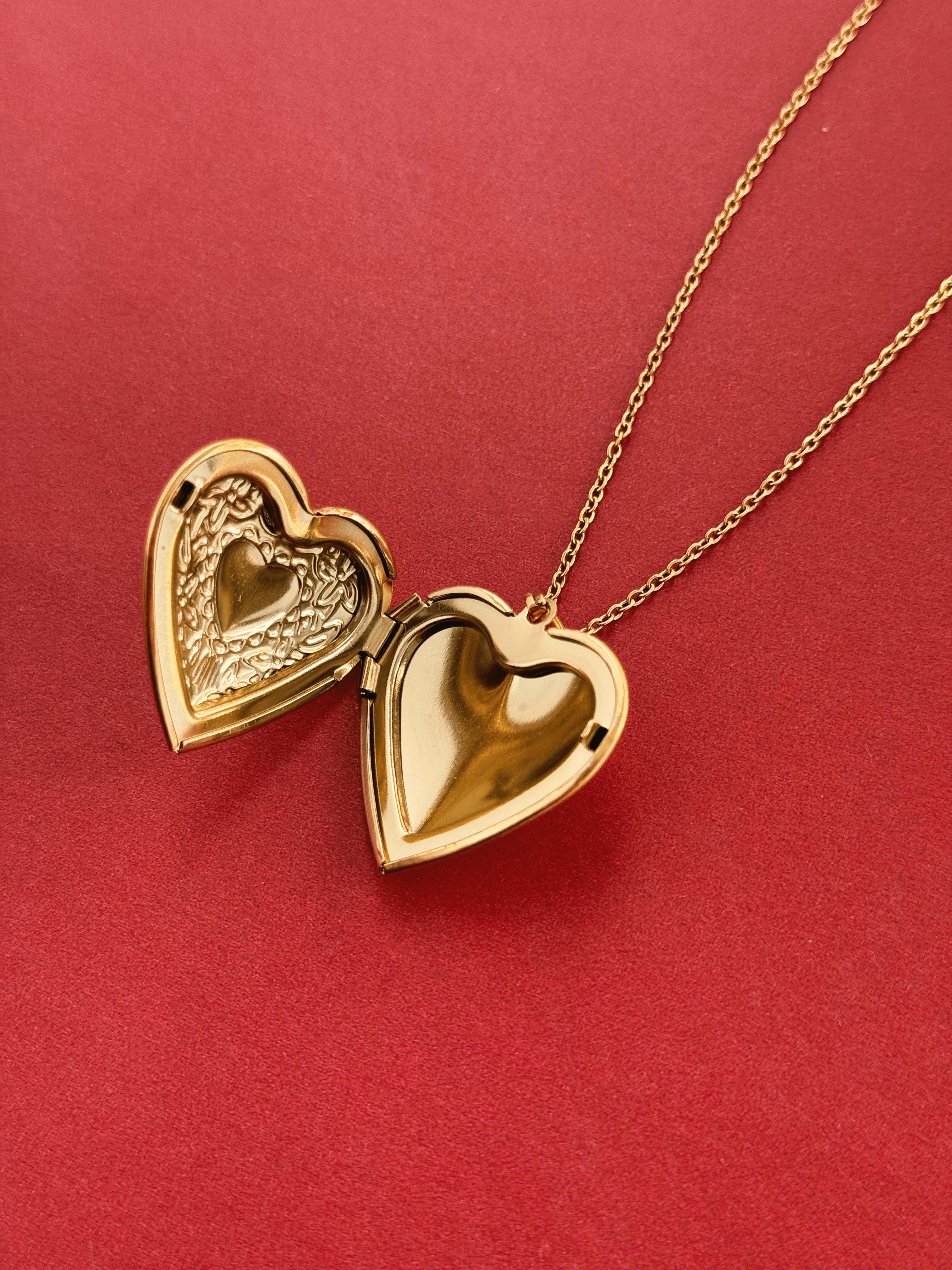 Amor Heart Locket Necklace - GOLD - willows clothing NECKLACE