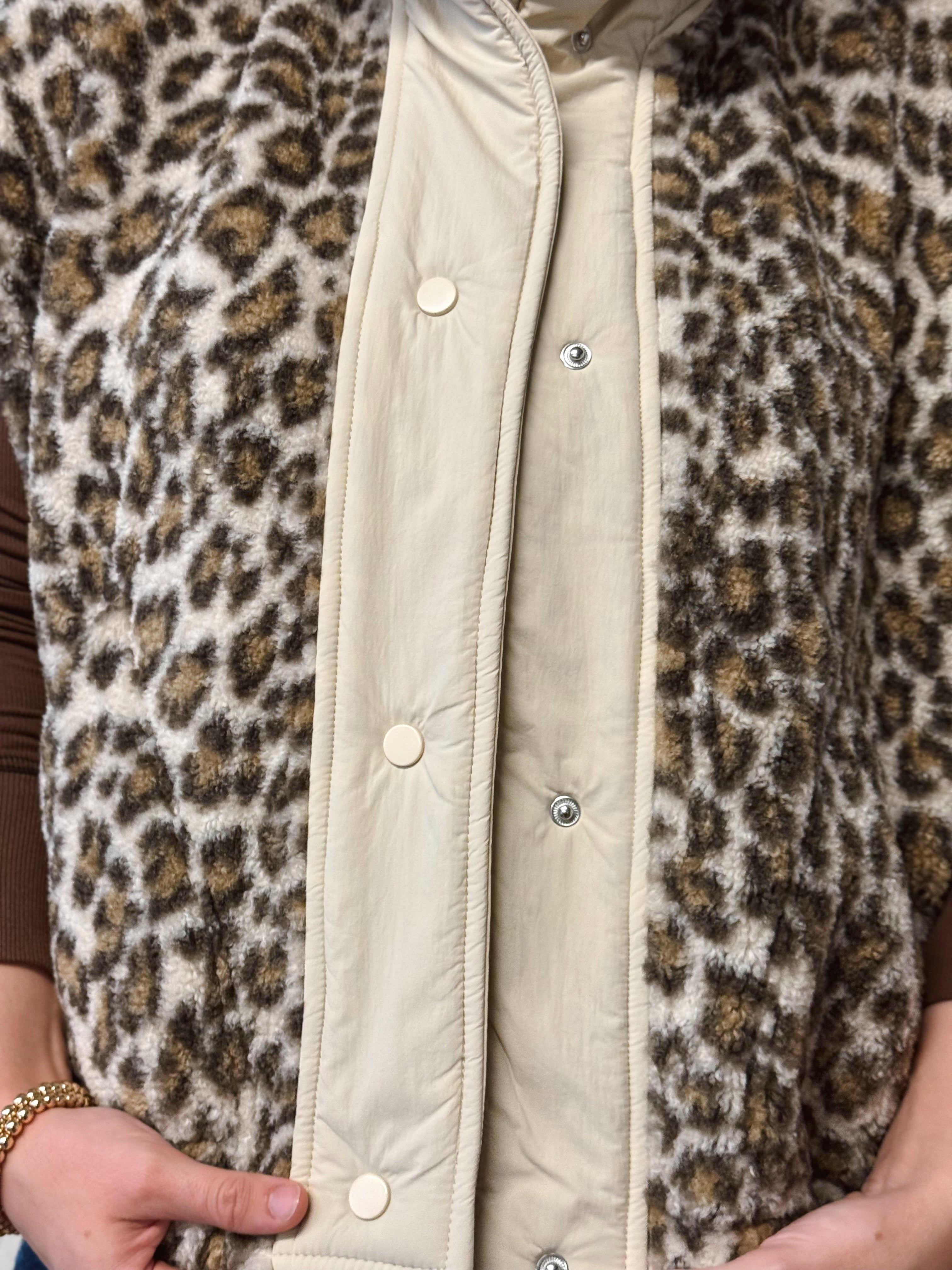 Annamarie Vest - LEOPARD - willows clothing VEST