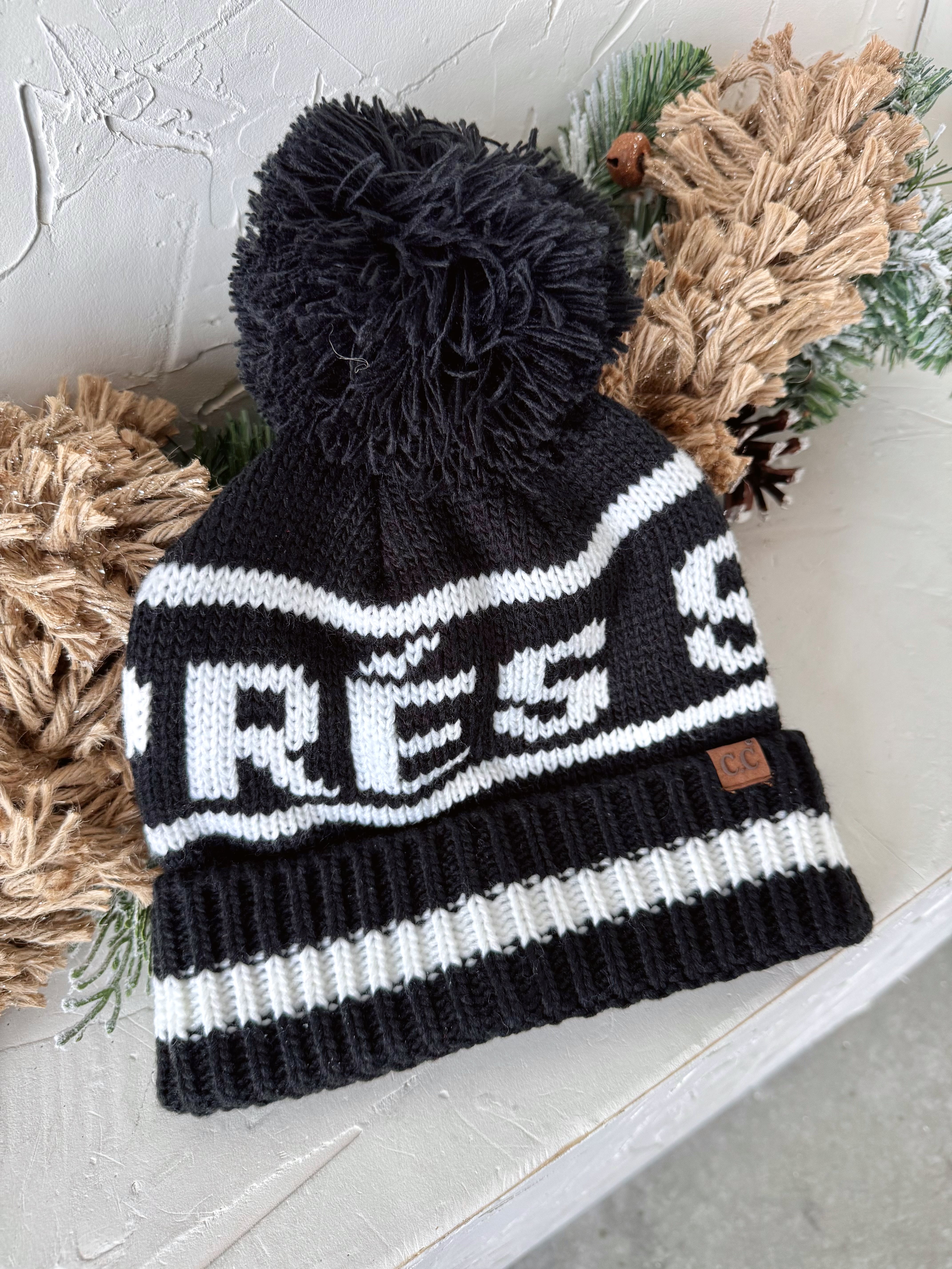 Après Ski Pom Beanie - BLACK - willows clothing HAT