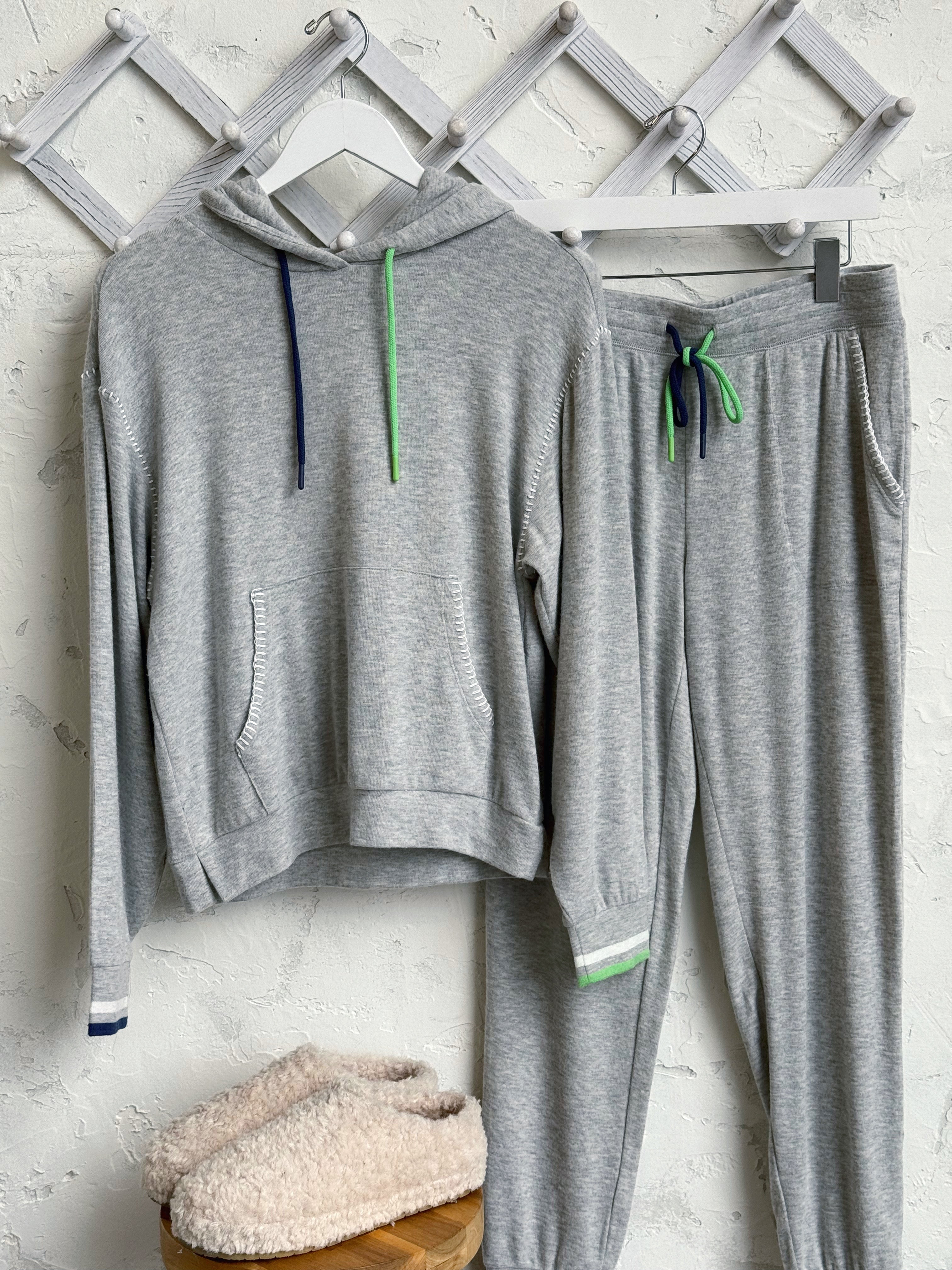 C'est La Vie Hoodie - HEATHER GREY - willows clothing SWEATSHIRT