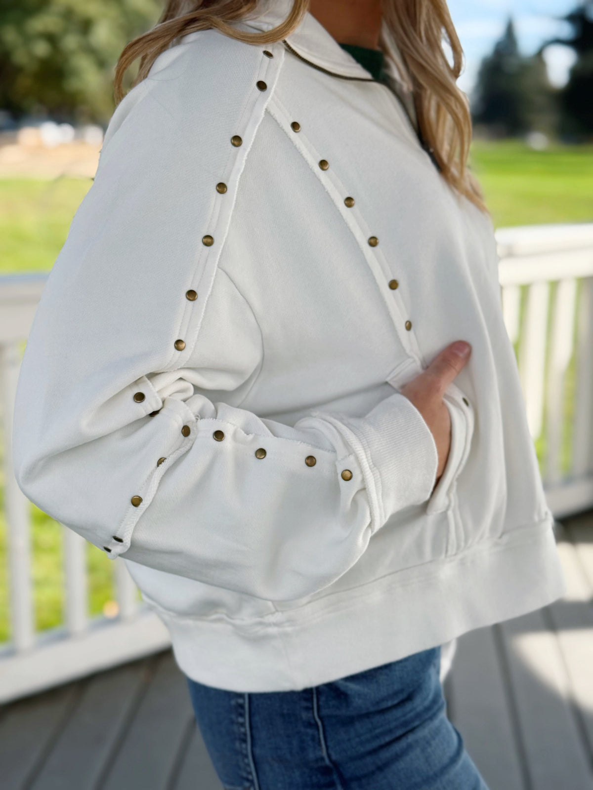 Downtown Girl Sweatshirt - CREAM - willows clothing SWEATSHIRT