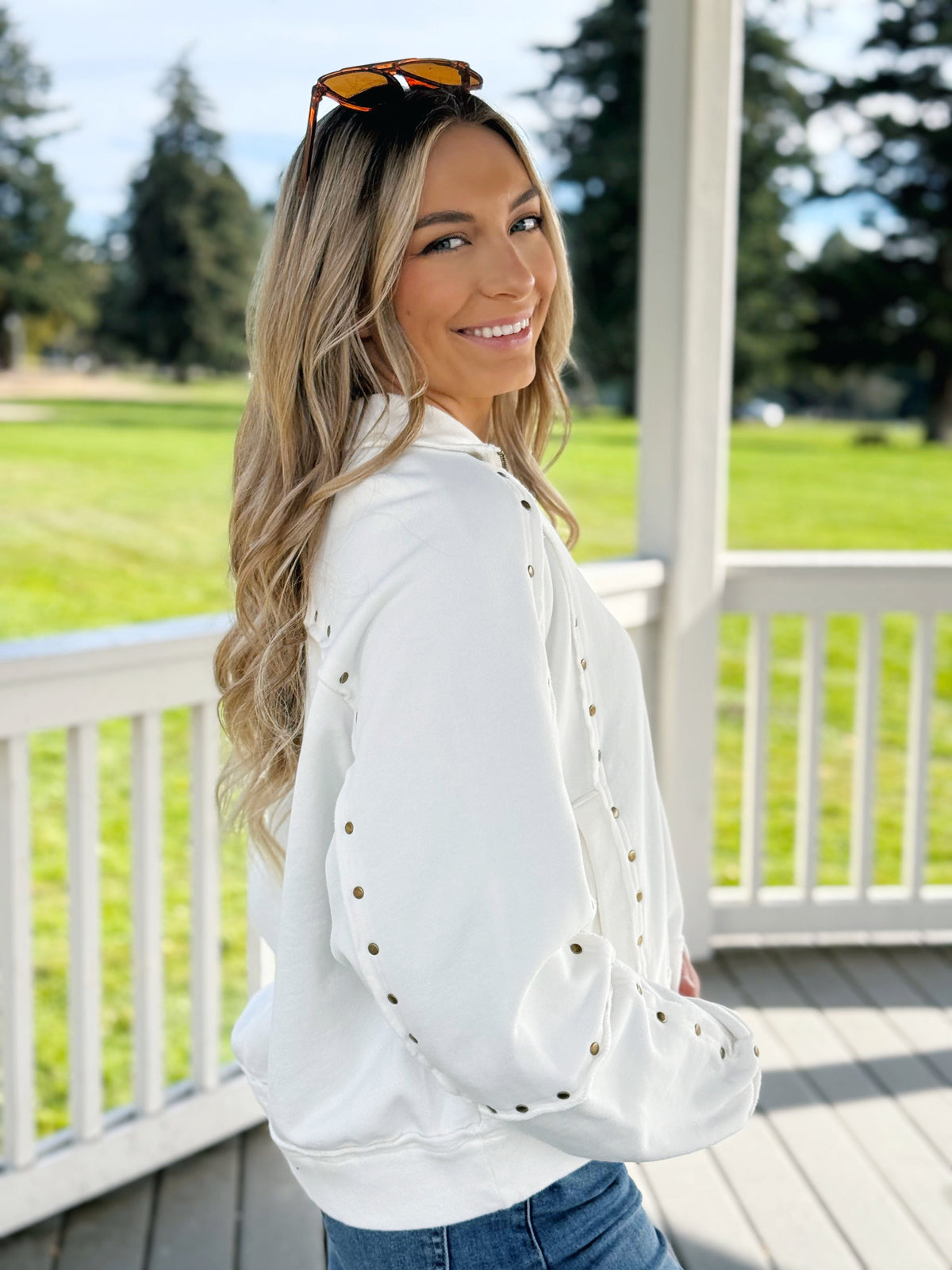 Downtown Girl Sweatshirt - CREAM - willows clothing SWEATSHIRT