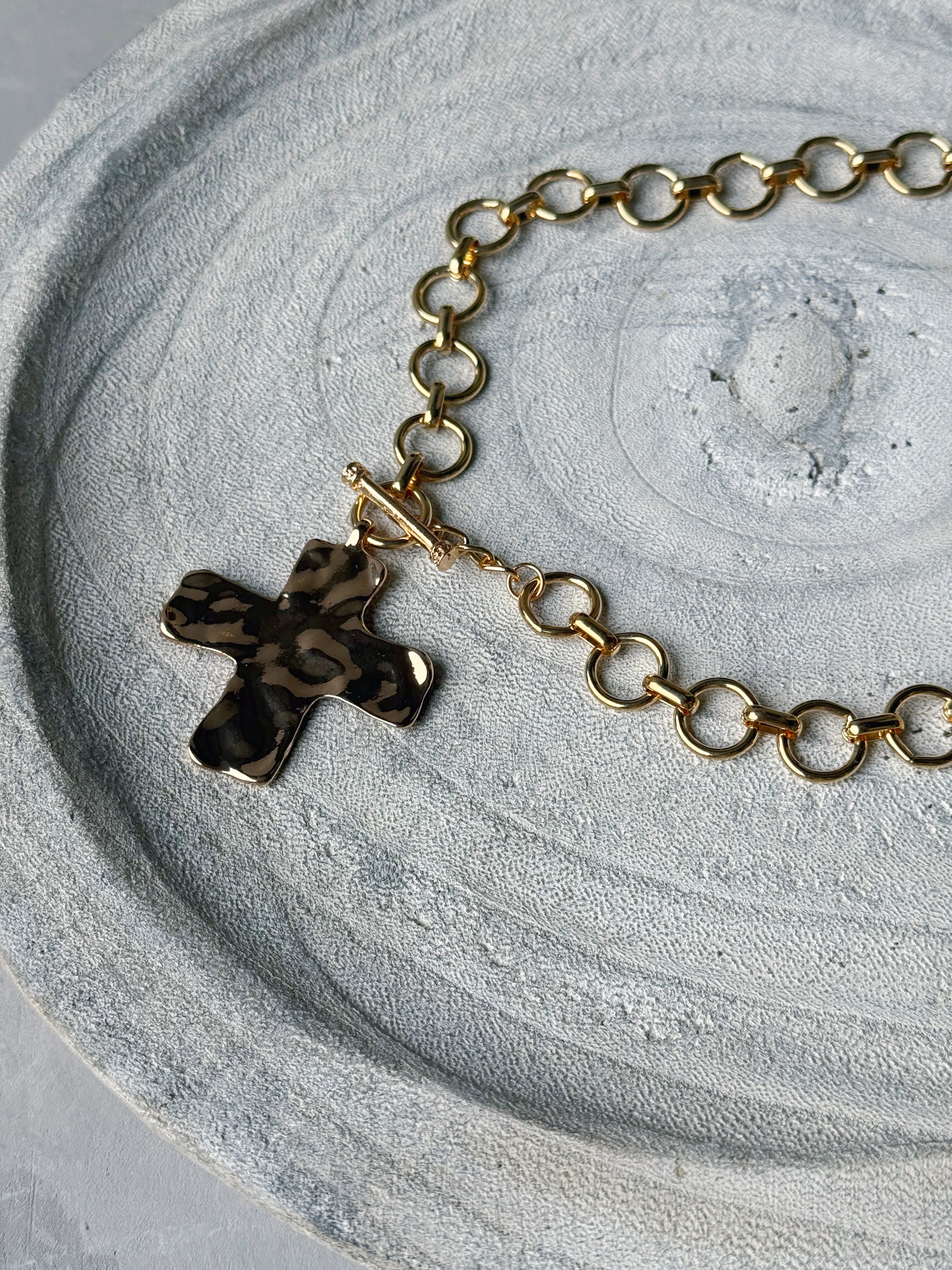Hammered Cross Necklace - GOLD - willows clothing NECKLACE