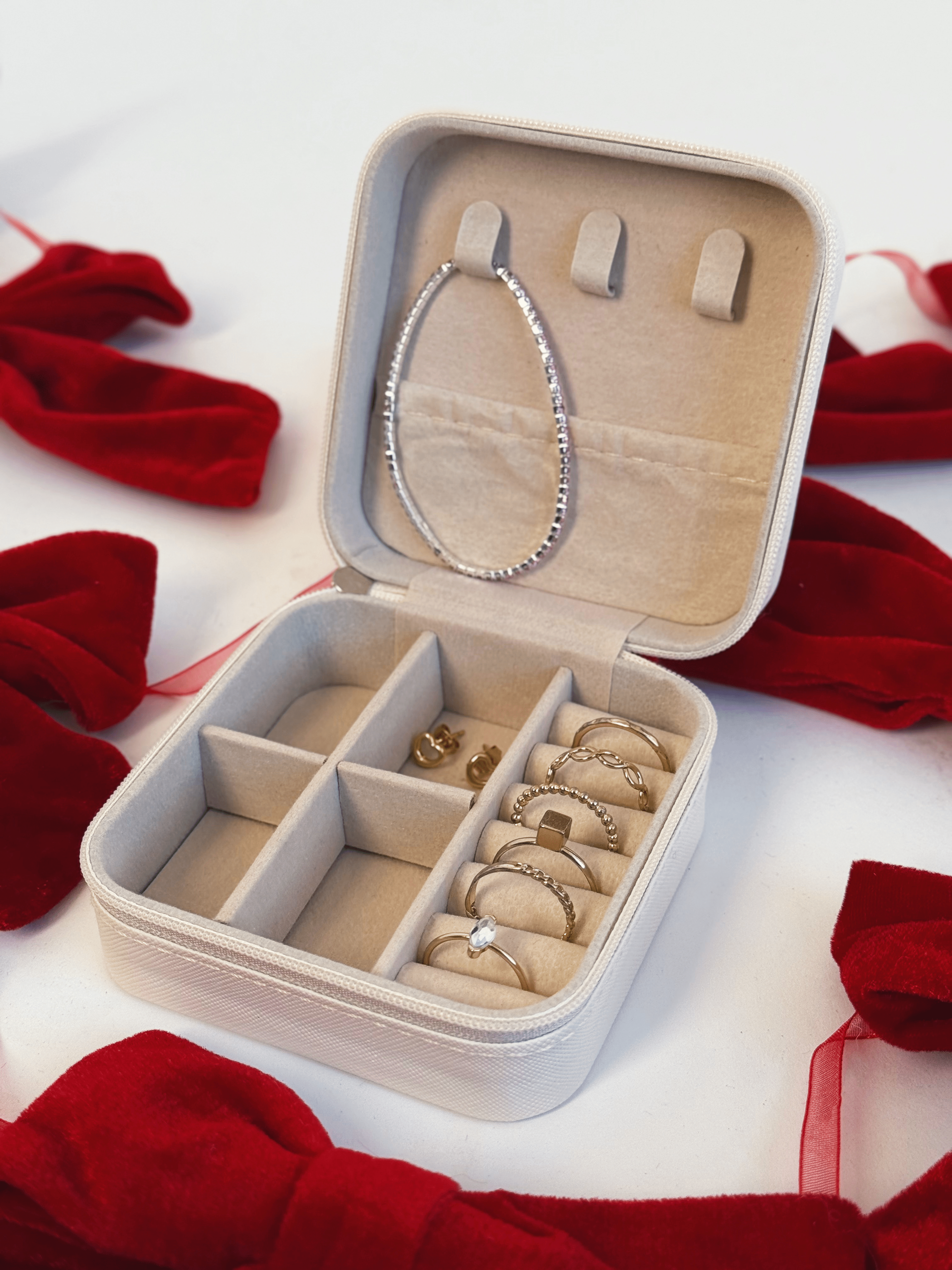 Heartstrings Jewelry Organizer - CHERRY OFF WHITE - willows clothing Gifts