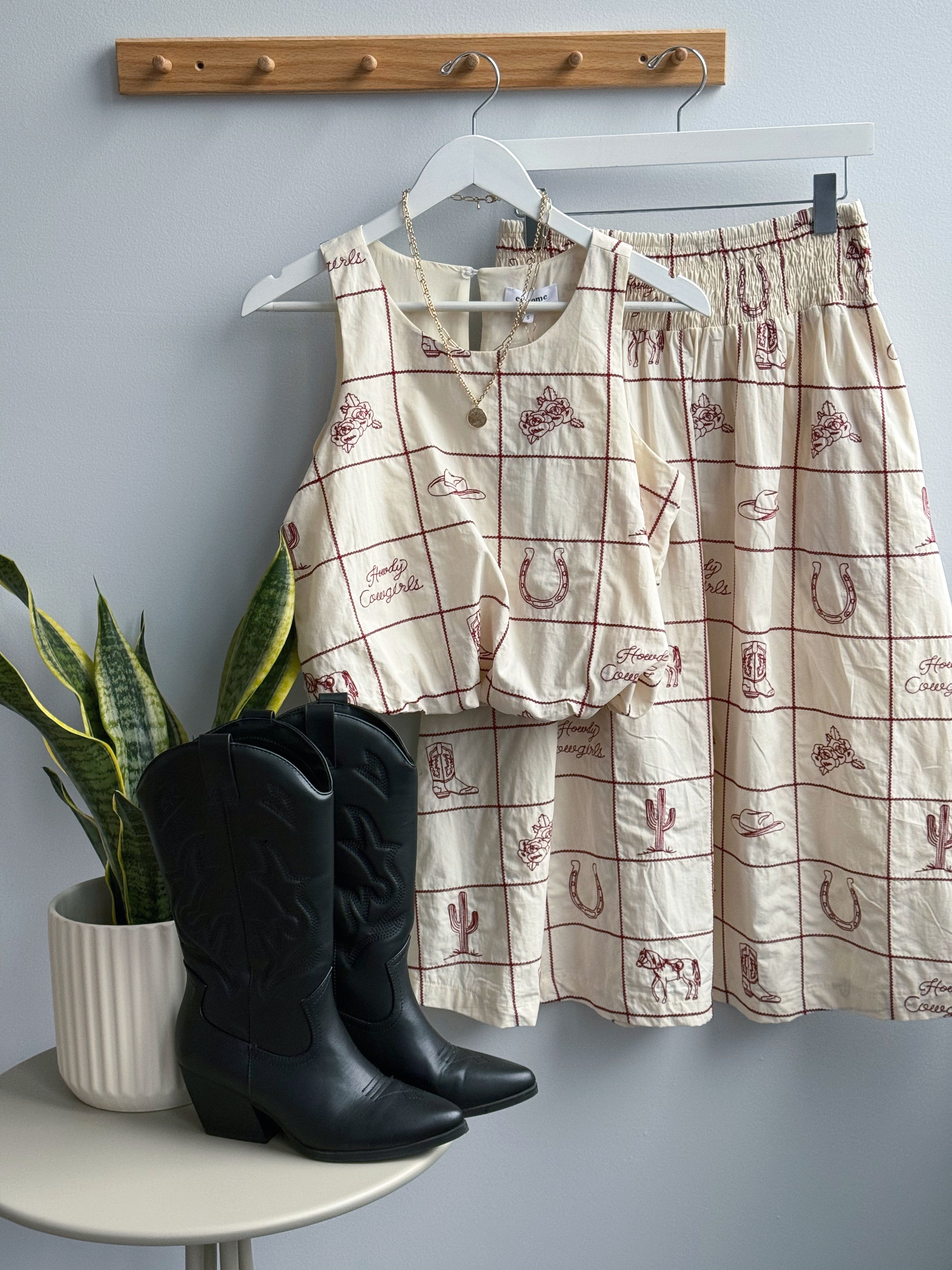 Howdy Cowgirls Tank - CHERRY WOOD CREAM - willows clothing TANK