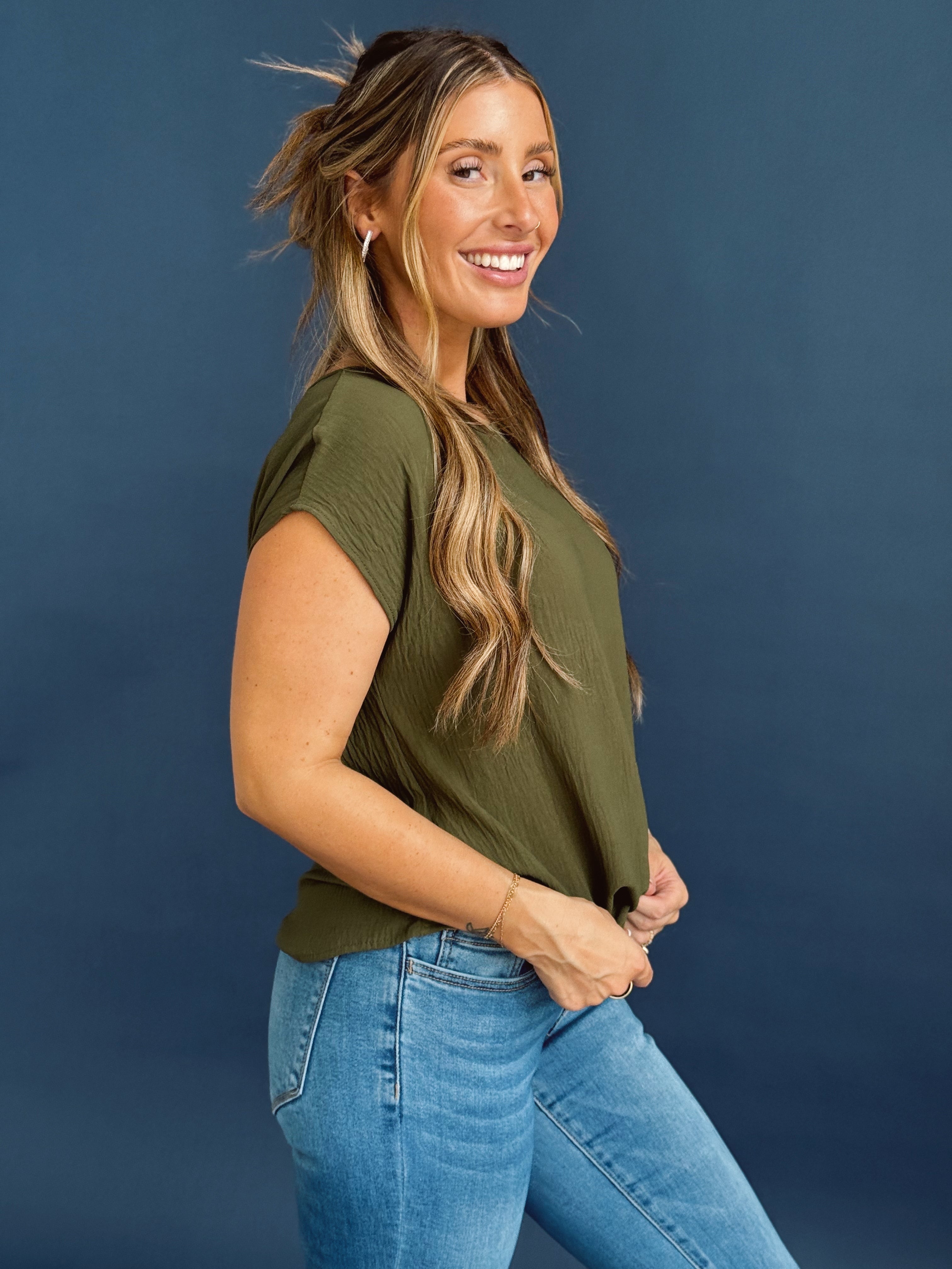 Jazlyn Top - OLIVE - willows clothing S/S Shirt