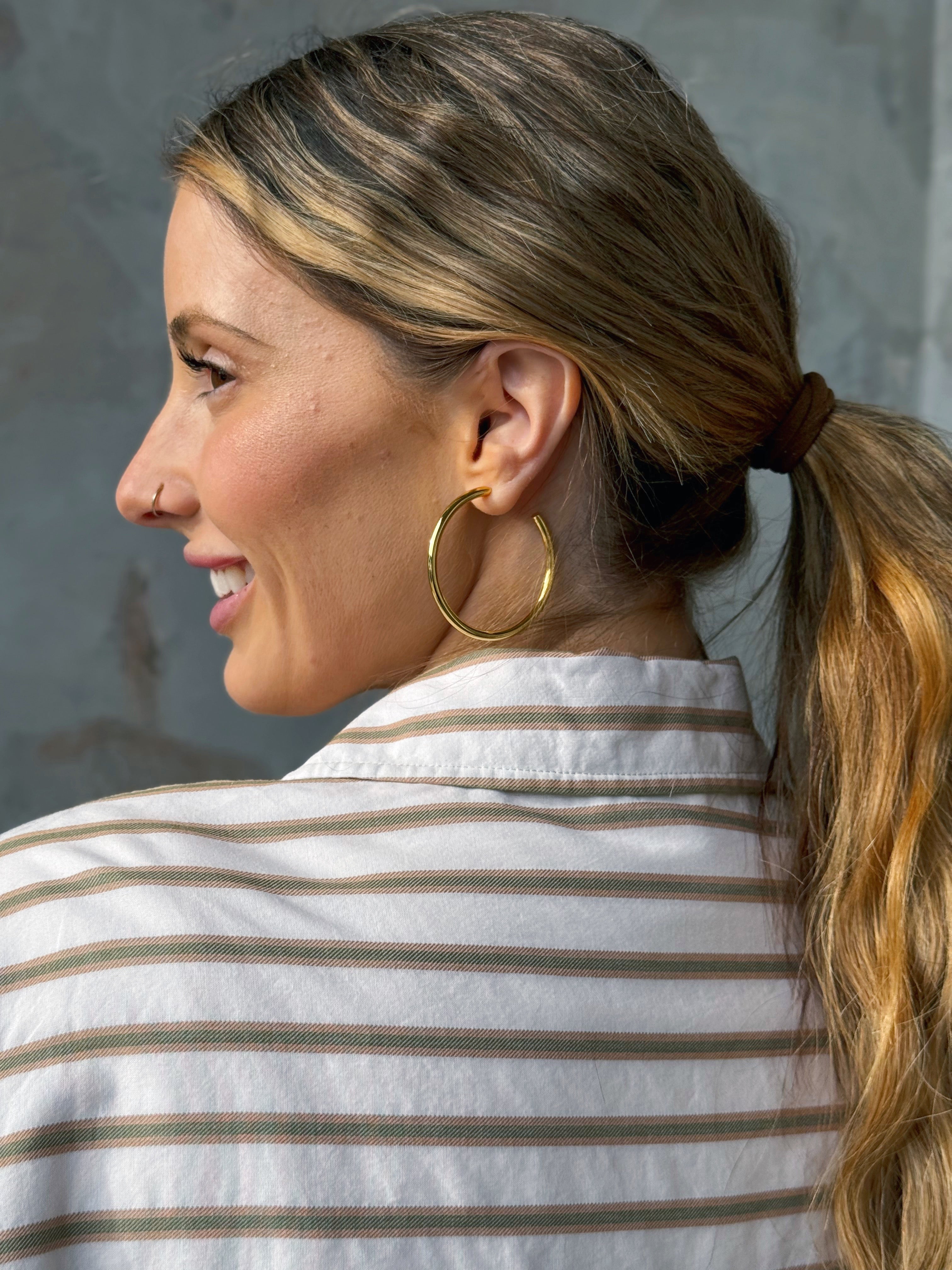 Kim Hoop Earrings - GOLD - willows clothing EARRINGS