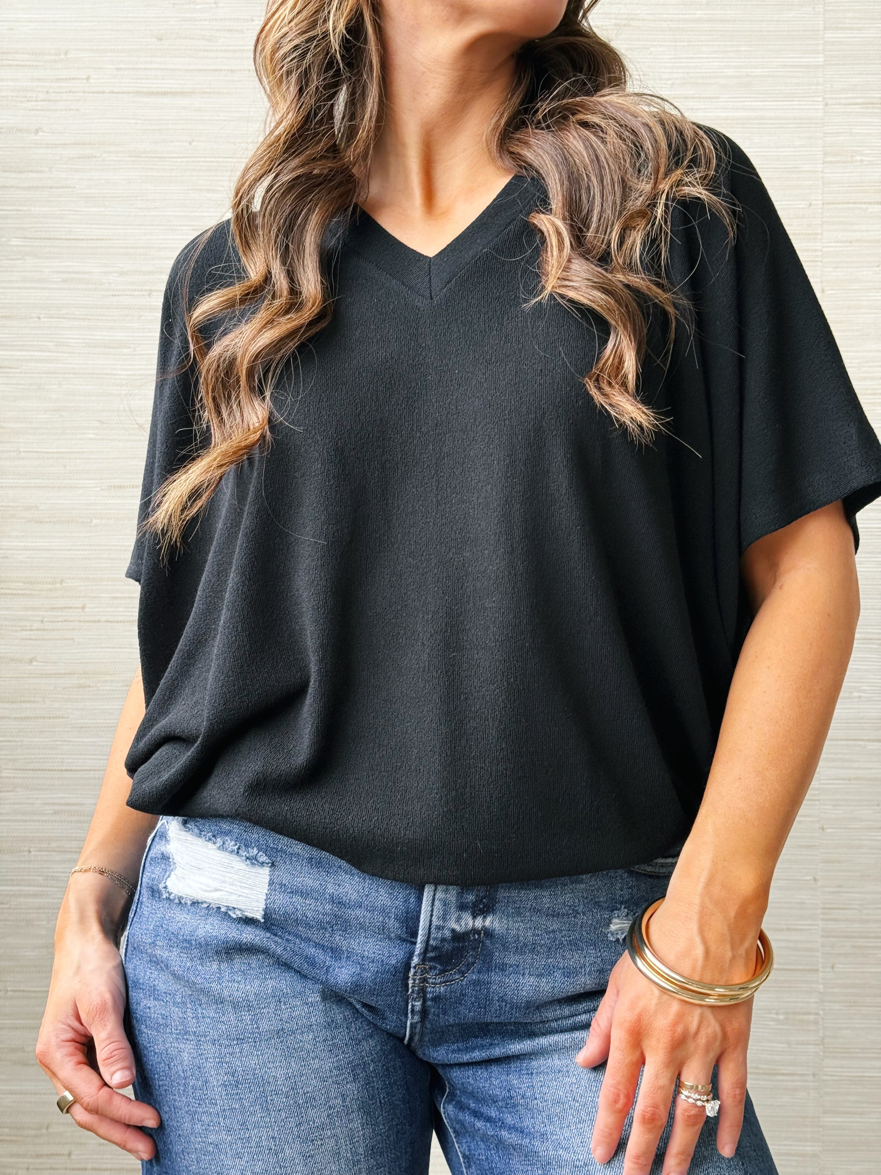 Lori V - Neck Tee - BLACK - willows clothing S/S Shirt