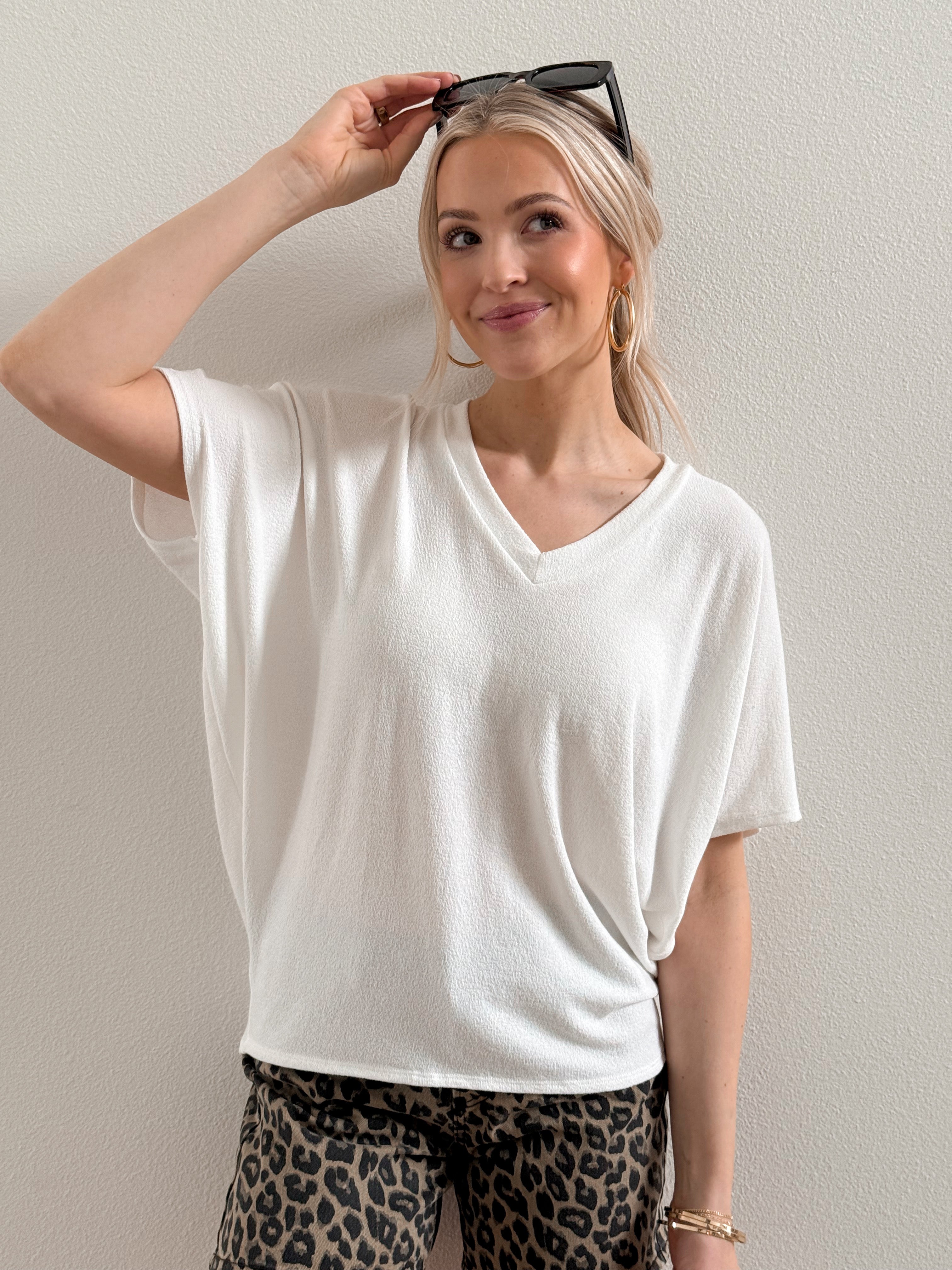 Lori V - Neck Tee - IVORY - willows clothing S/S Shirt