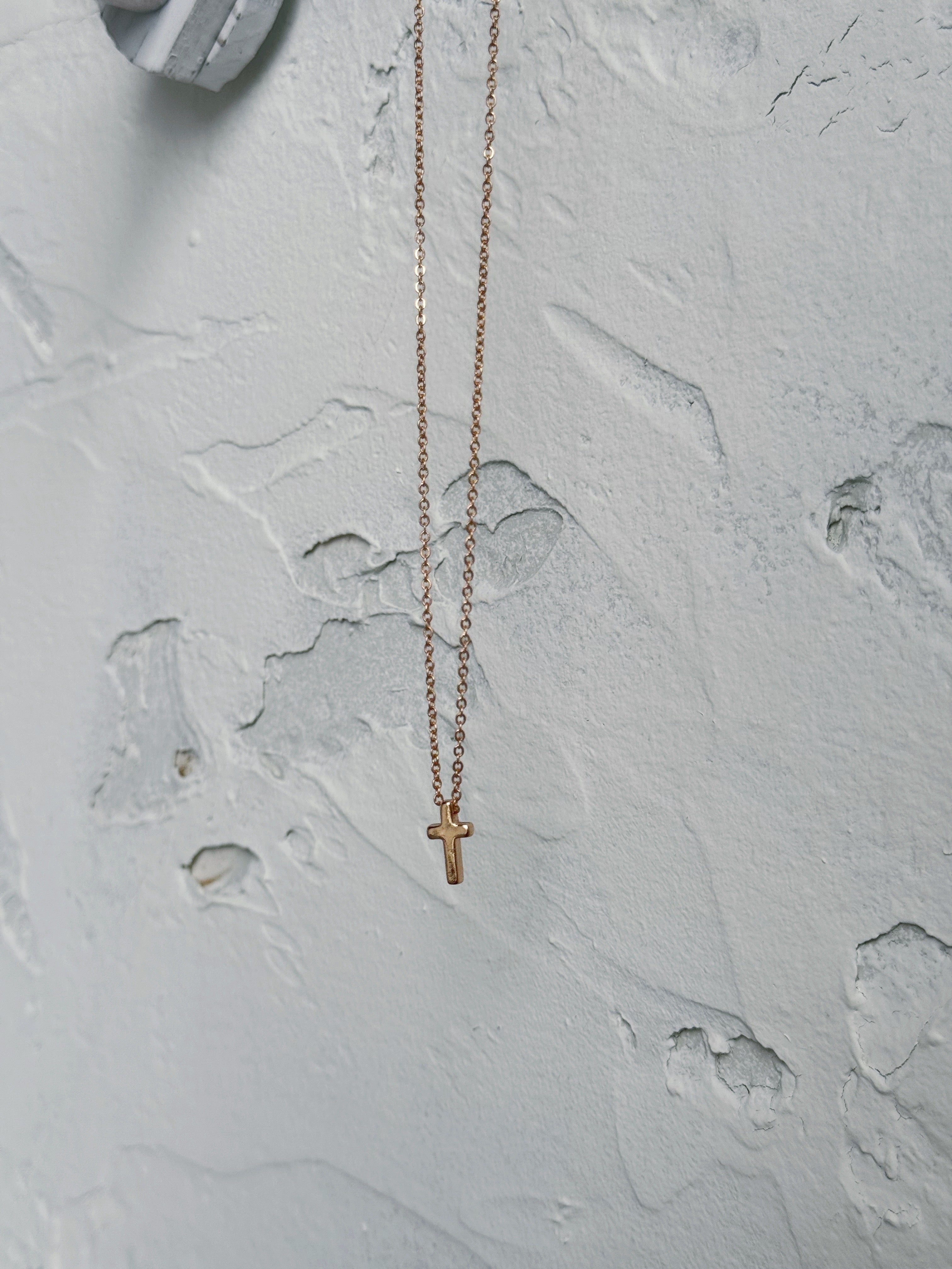 Mini Cross Necklace - GOLD - willows clothing NECKLACES