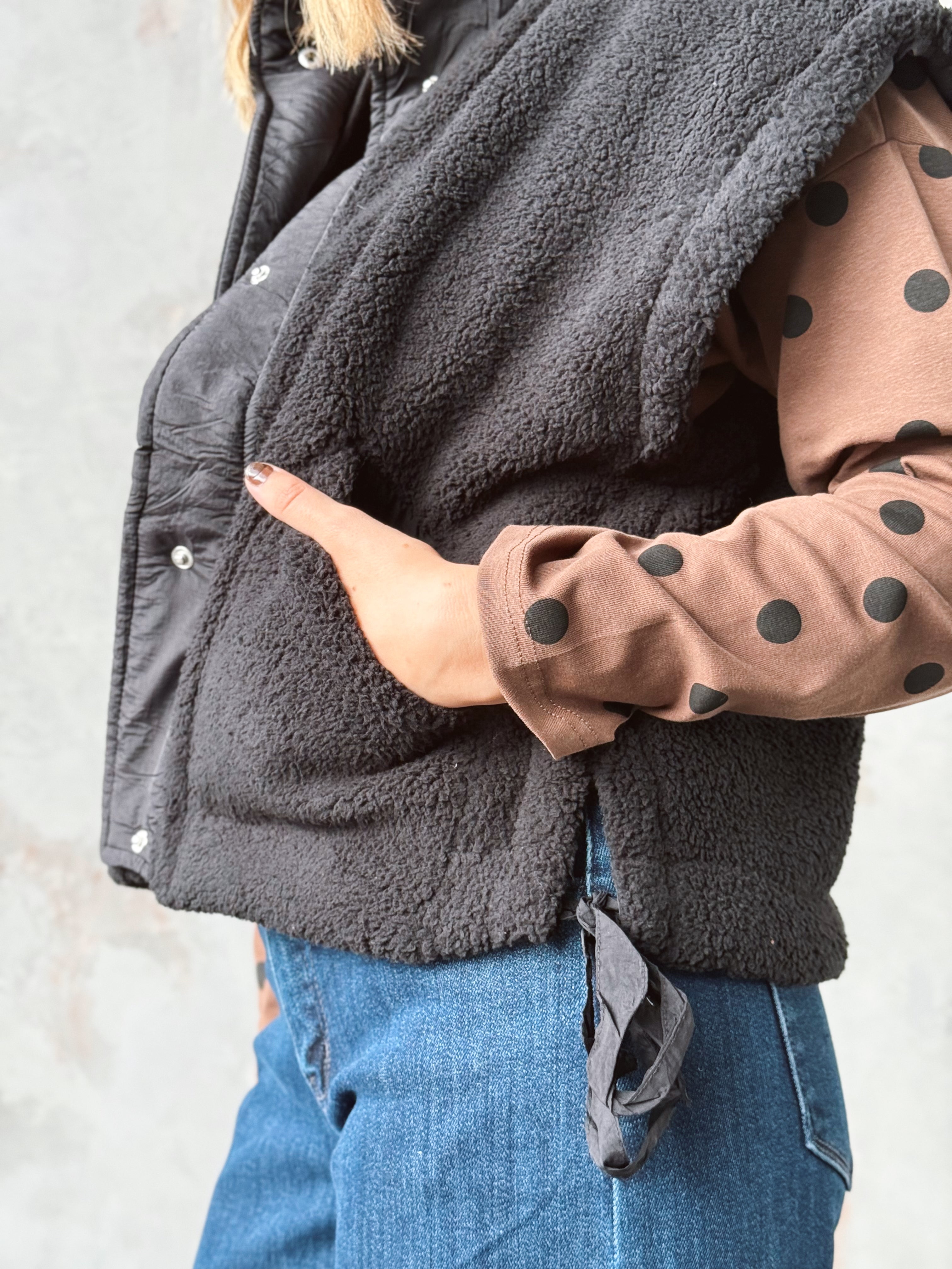 Nala Vest - BLACK - willows clothing VEST