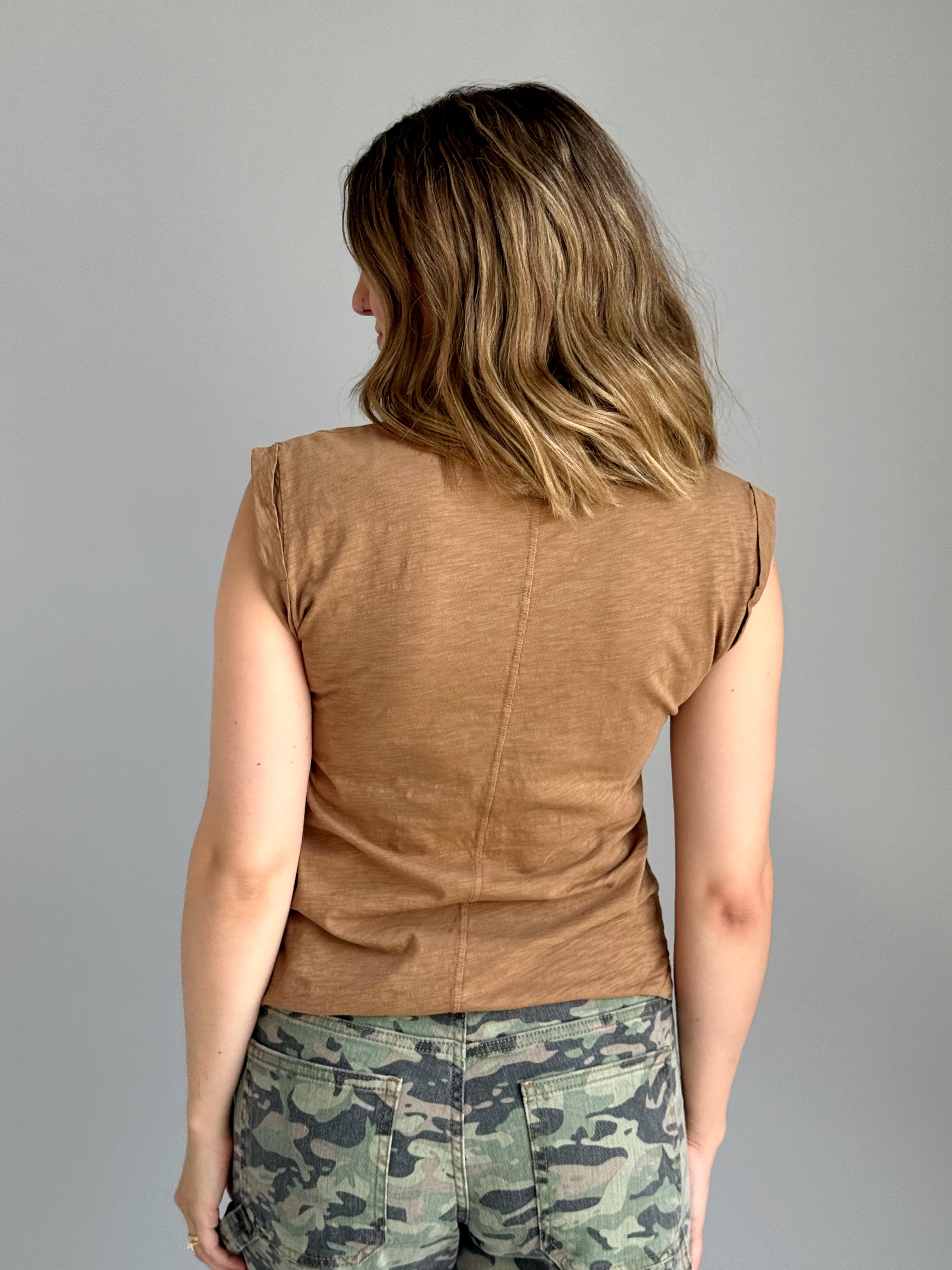 Naomi Tee - GOLDEN BROWN - willows clothing S/S SHIRT