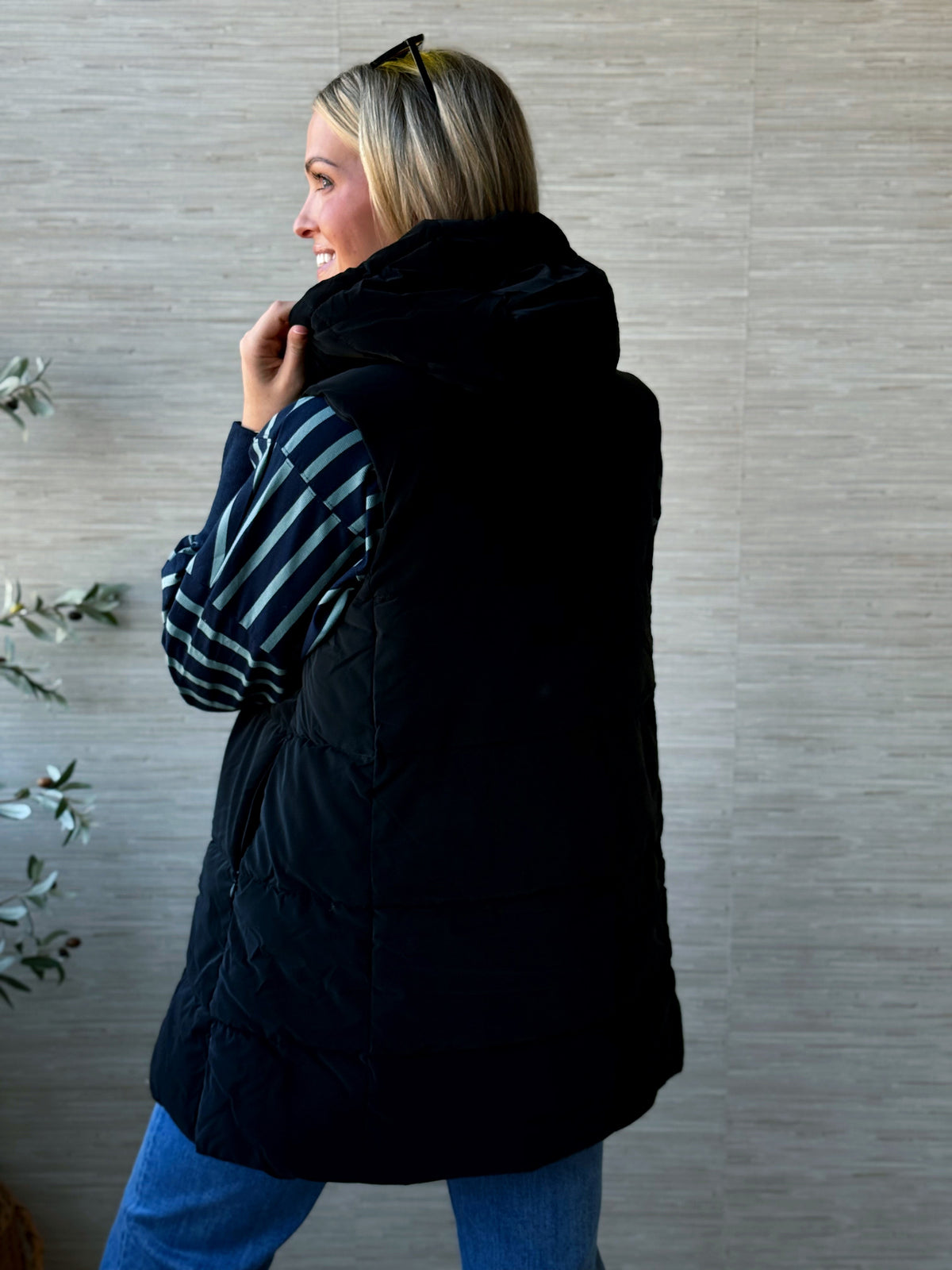 Skyline Puffer Vest - BLACK - willows clothing VEST