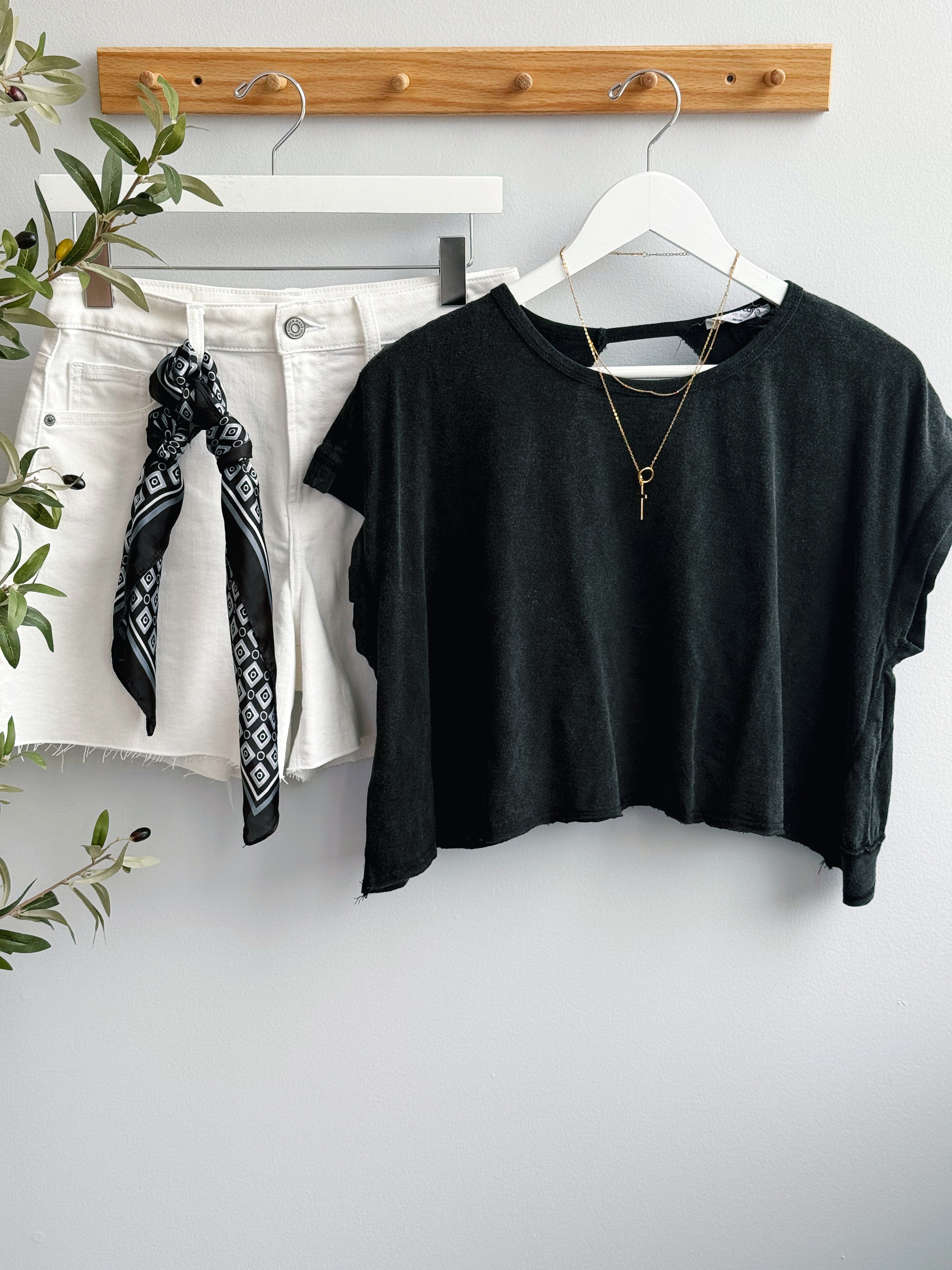 Tisha Tee - BLACK - willows clothing S/S SHIRT