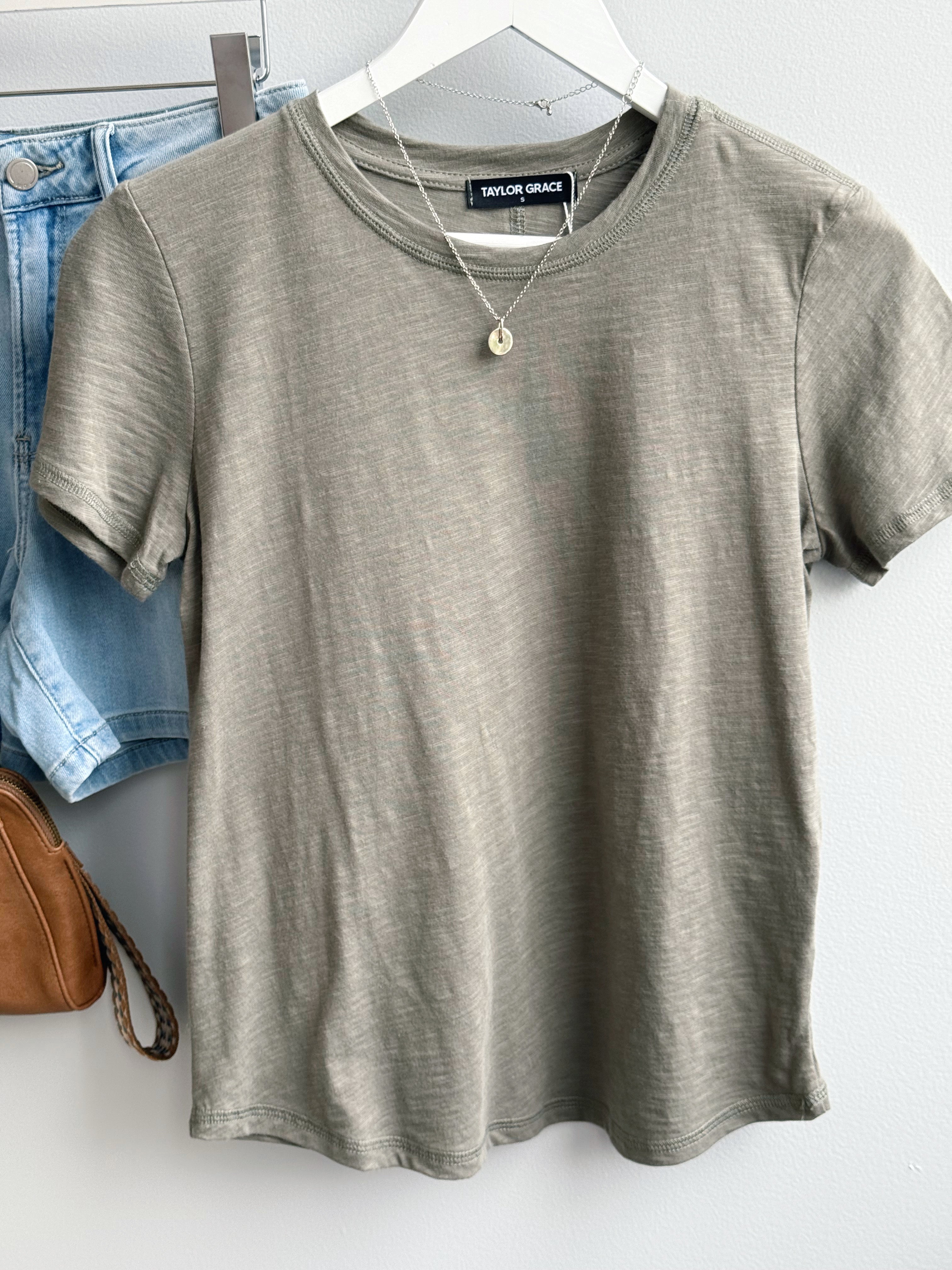Keller Tee - DUSTY OLIVE