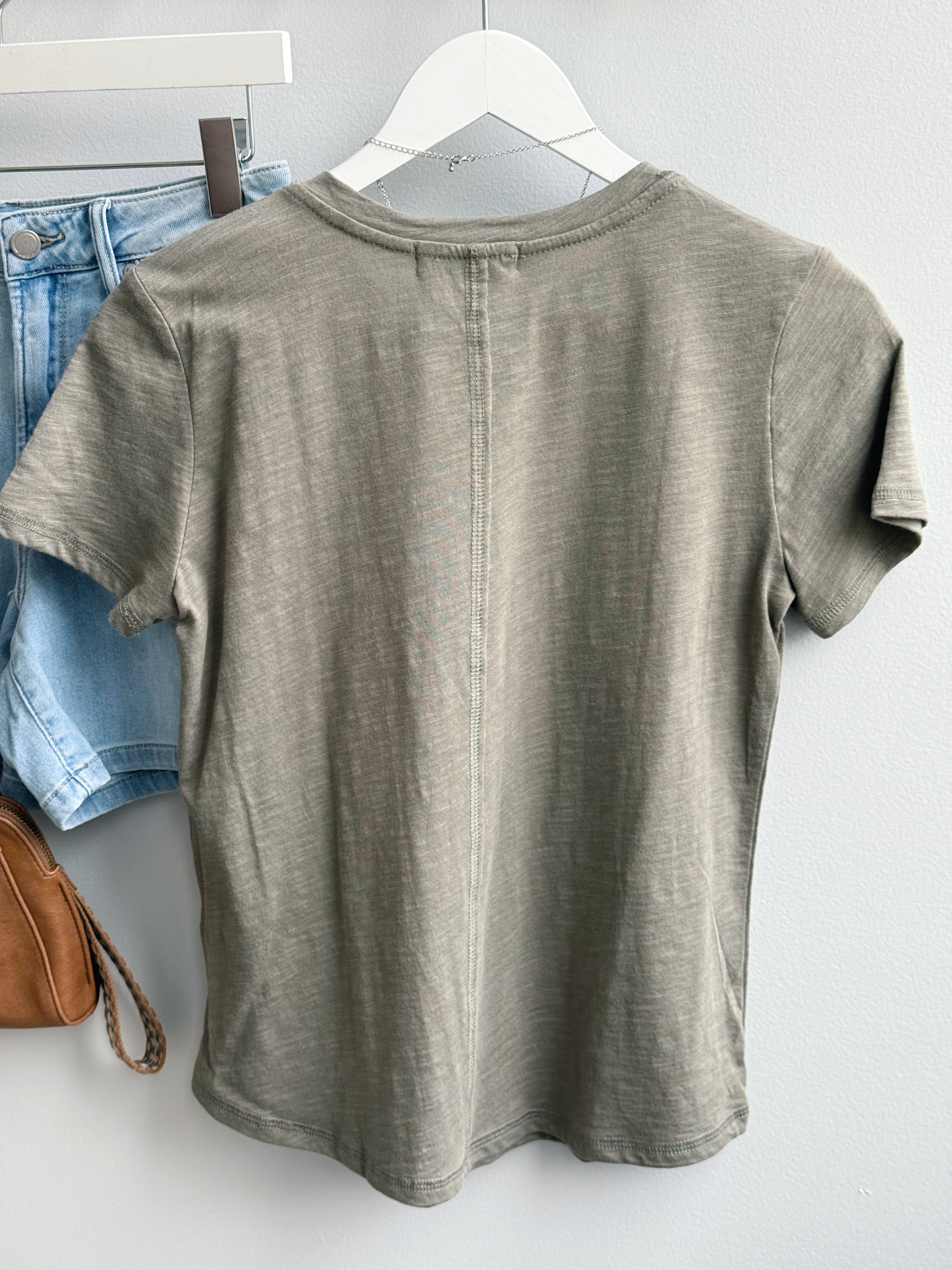 Keller Tee - DUSTY OLIVE