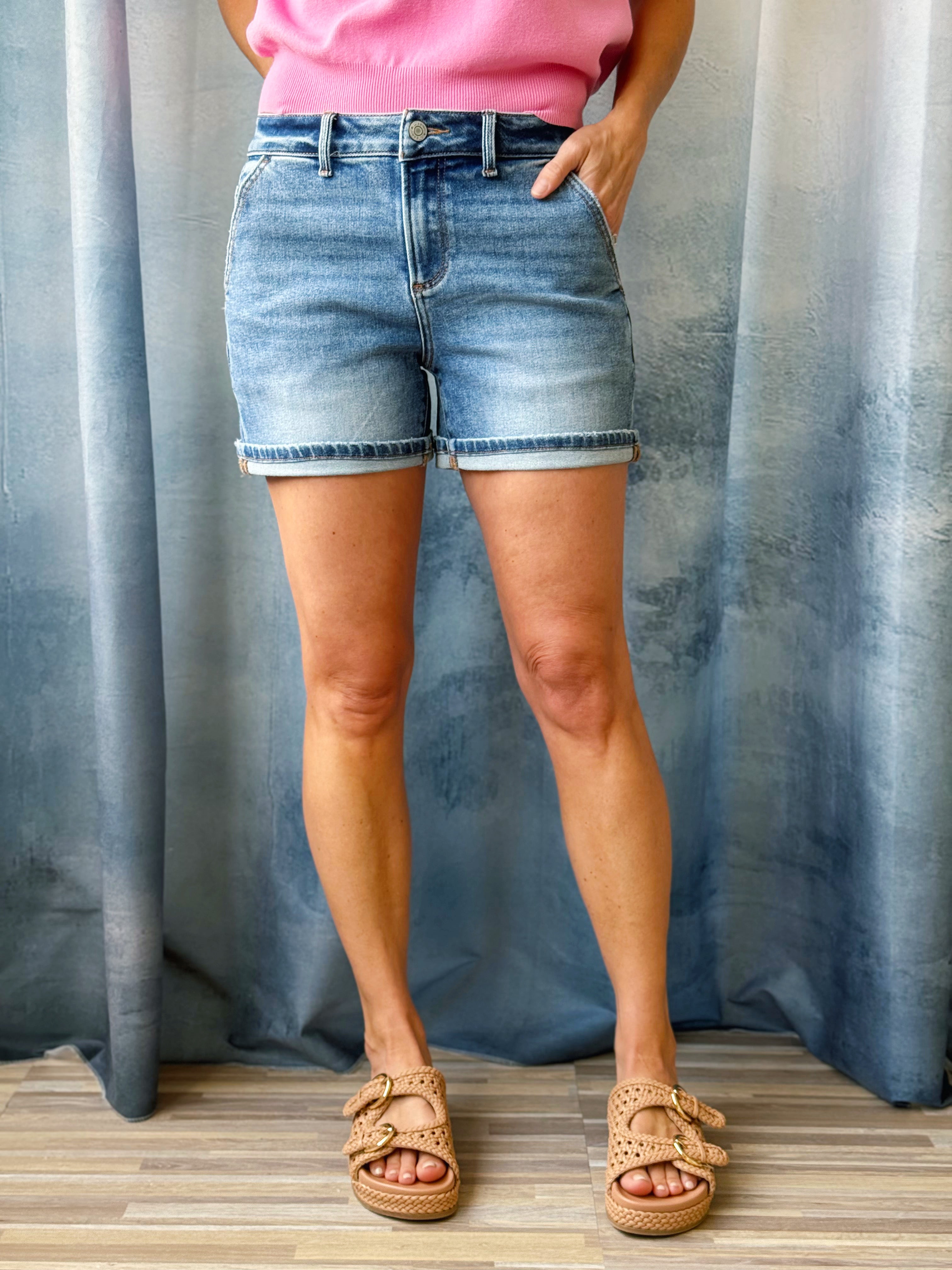 [J21 ELEVEN by RISEN] Sadie Denim Shorts - MEDIUM