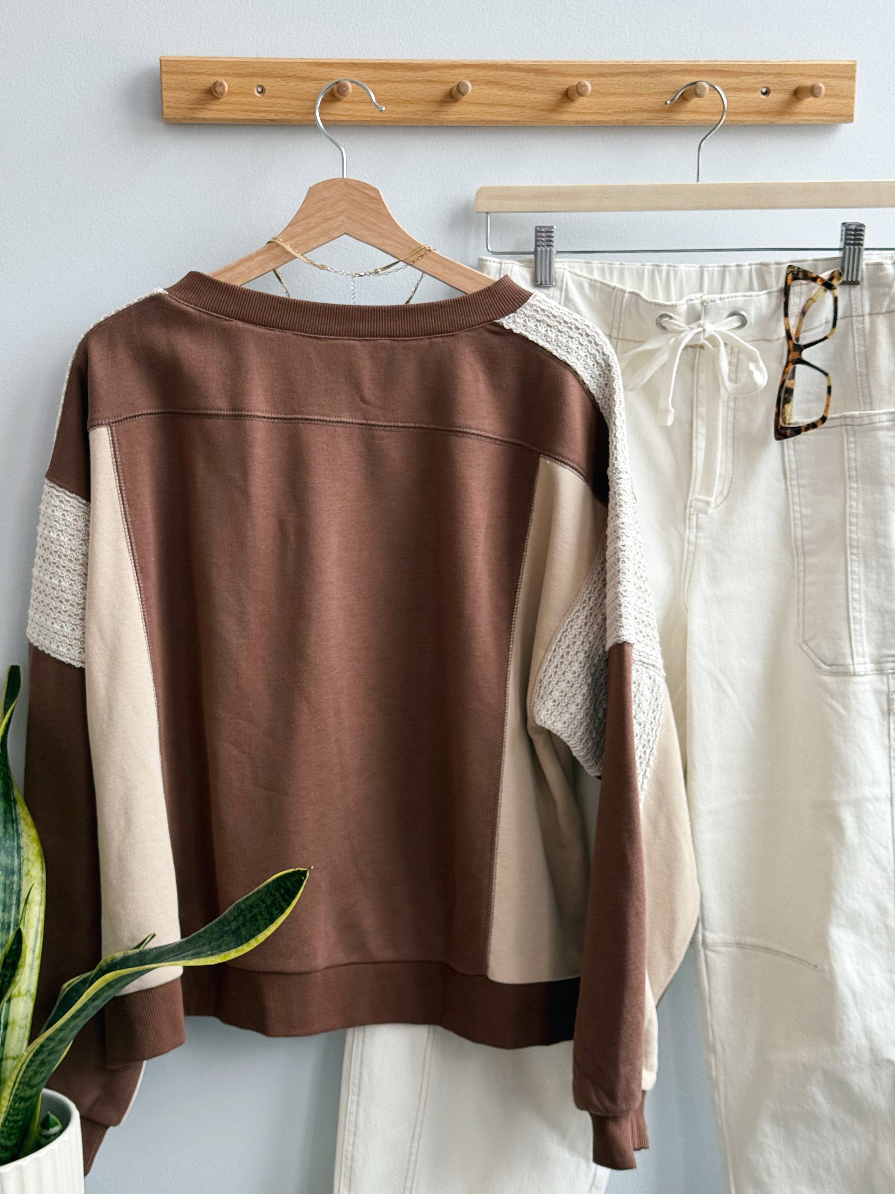 Daisy Lace Sweatshirt - CHOCOLATE