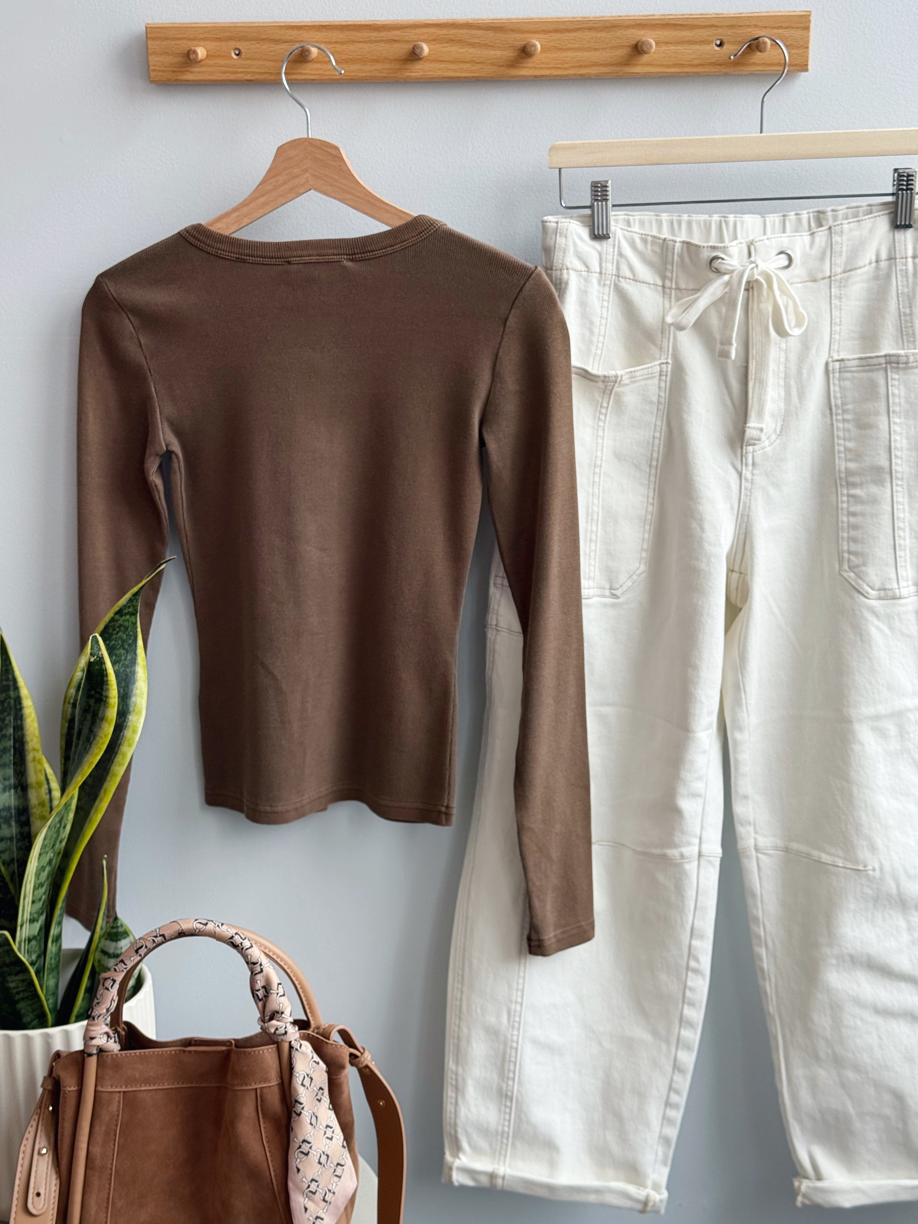 Harvest Market Long Sleeve - BROWN