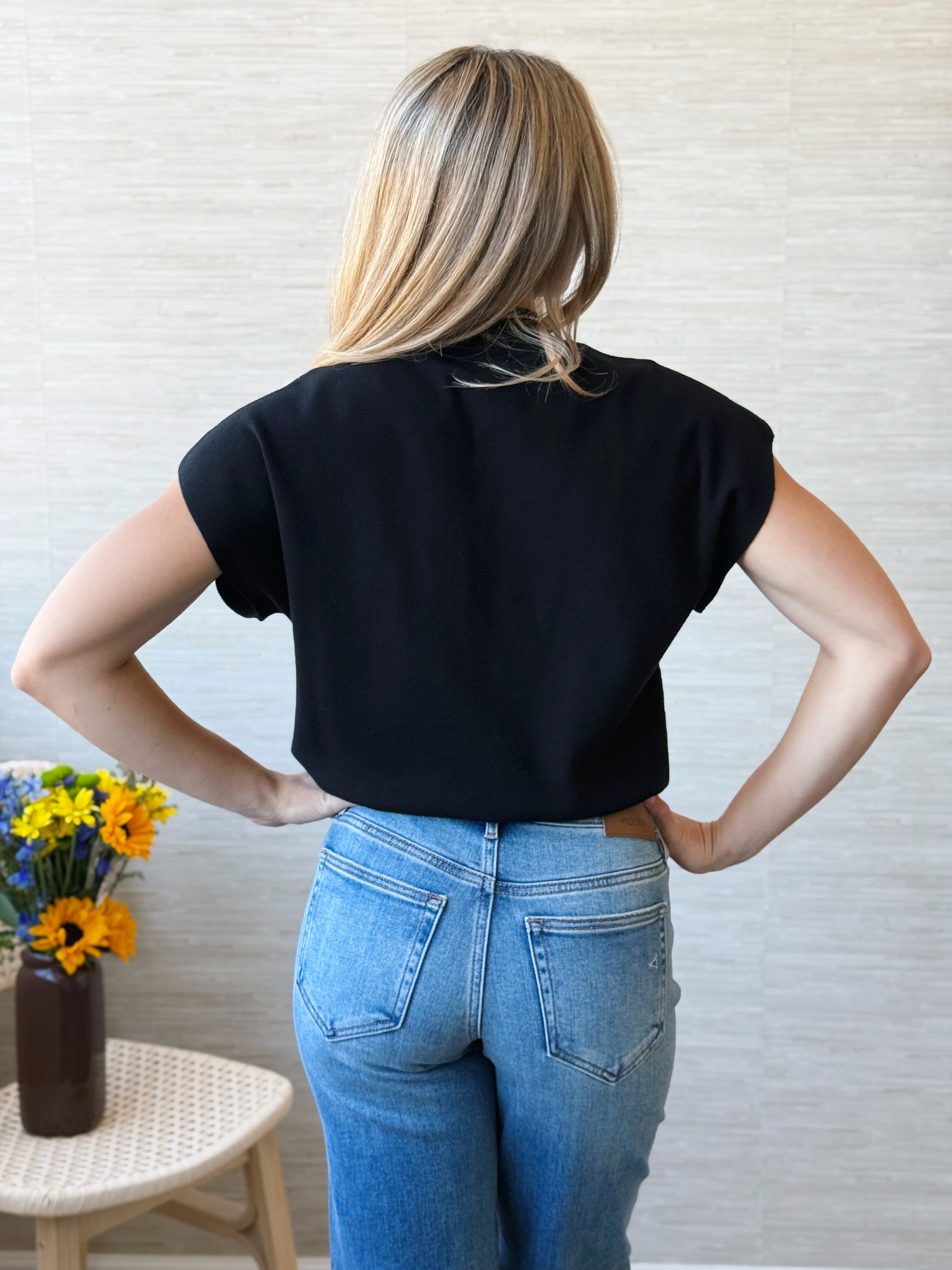 Unrequited Sweater - BLACK