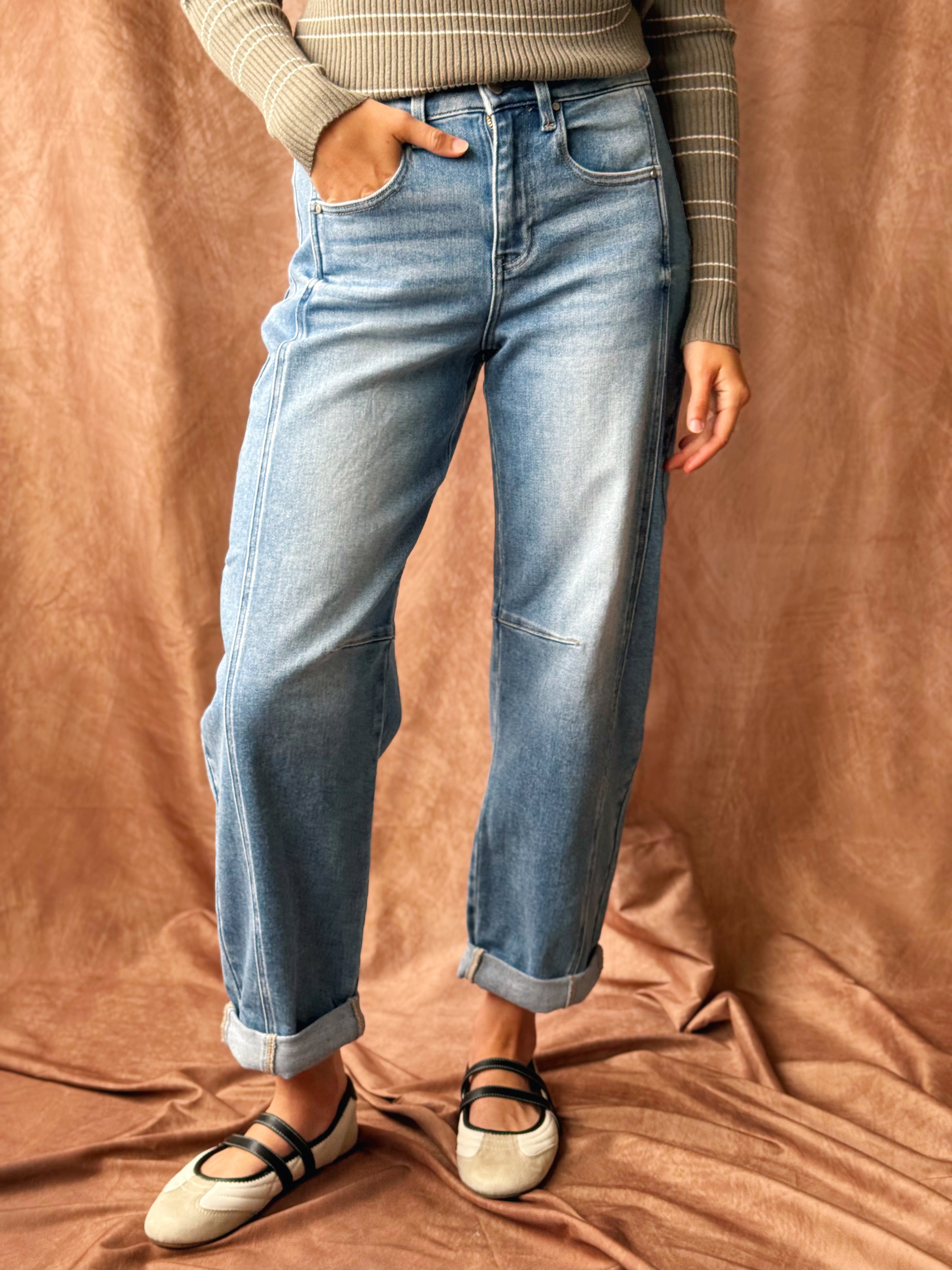 [RISEN] Ralphie Barrel Jeans - MEDIUM