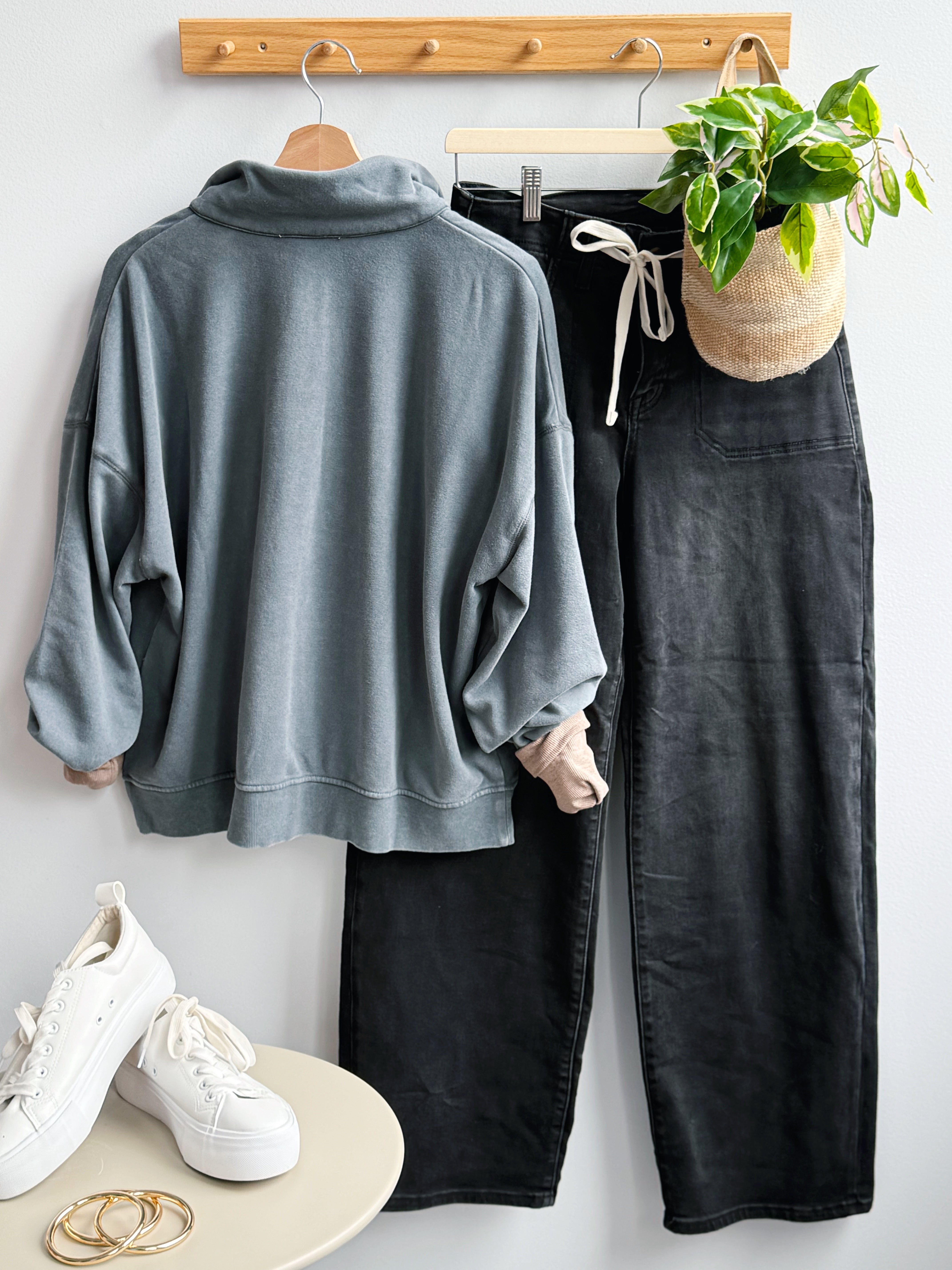 Crisp Air Sweatshirt - DARK GRAY