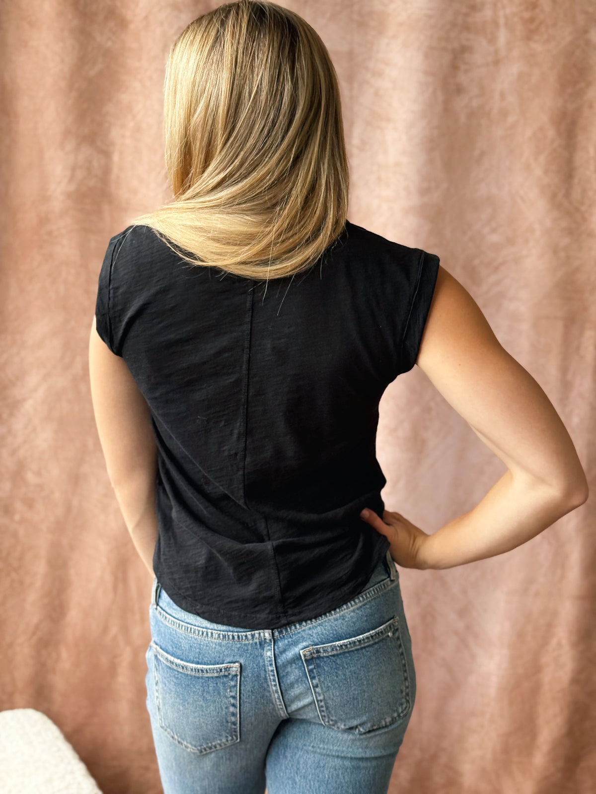 Naomi Tee - BLACK