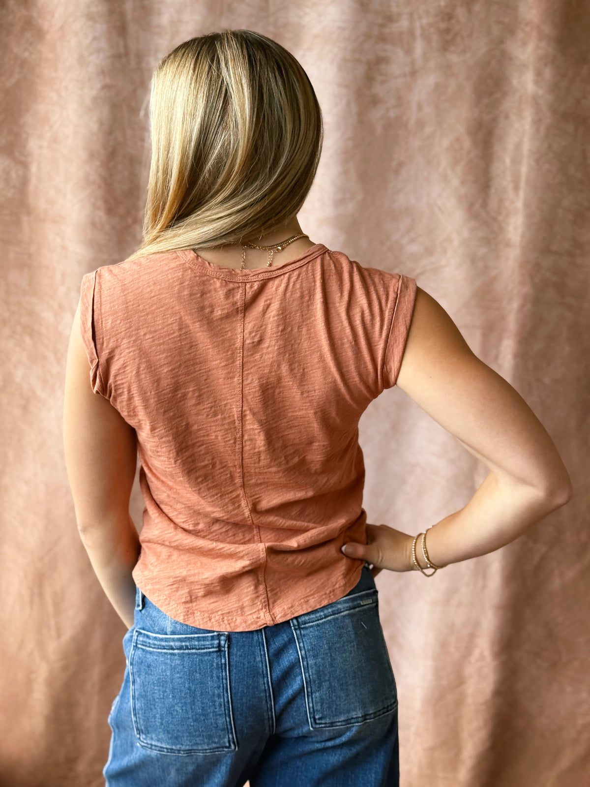 Naomi Tee - TERRACOTTA