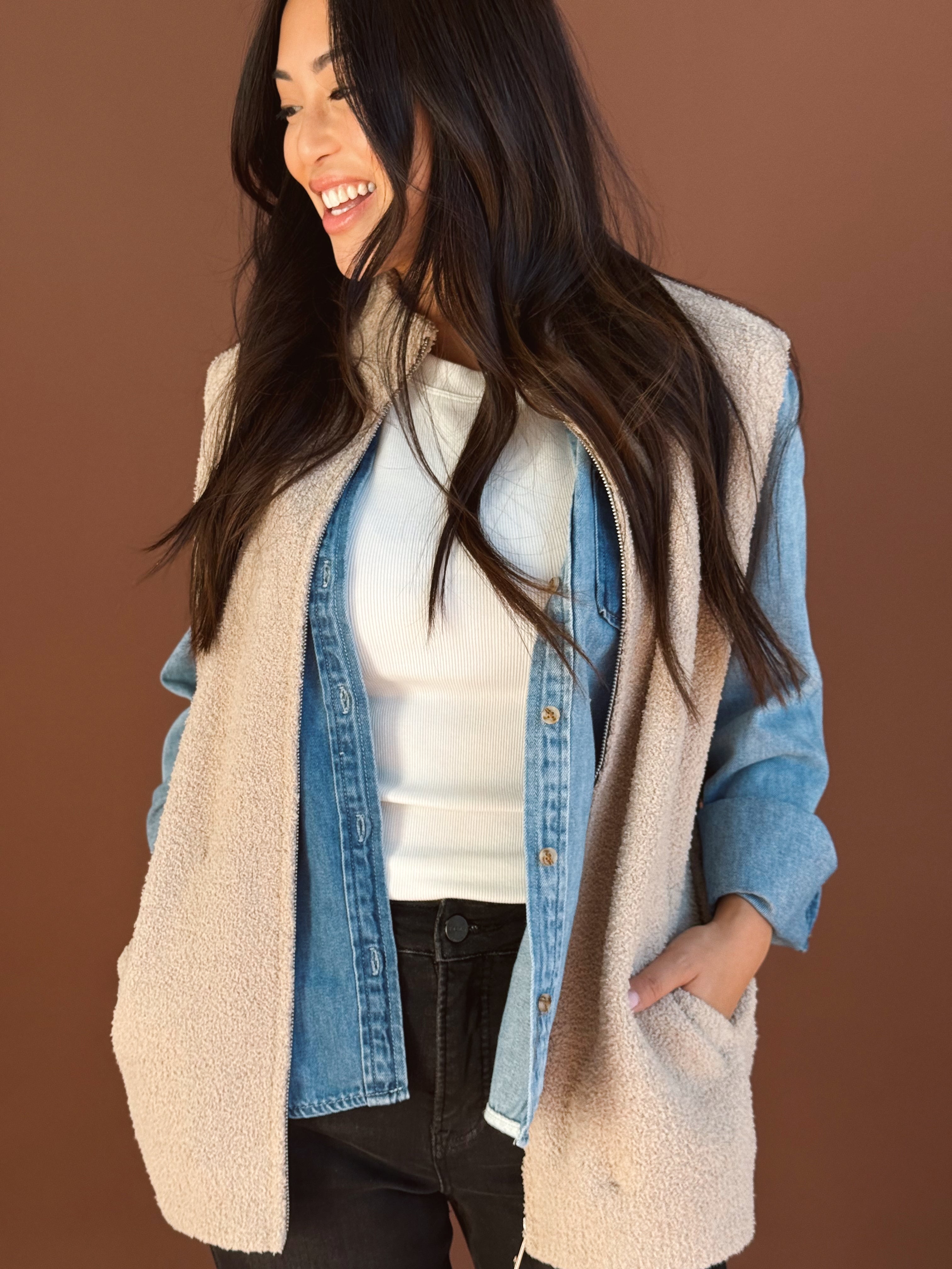 Cabin Weekend Vest - BEIGE