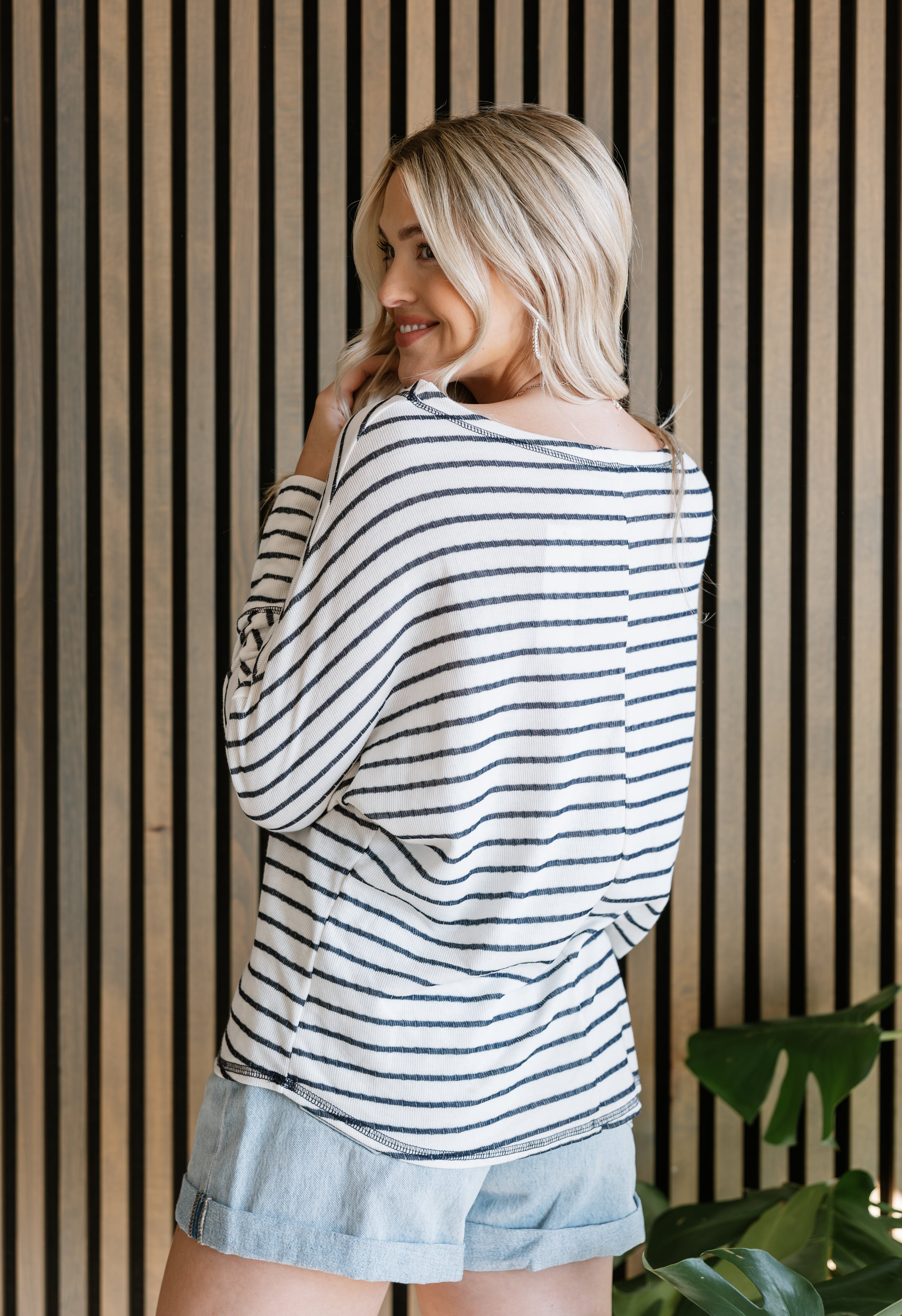 After Work Top - IVORY/NAVY - willows clothing L/S SHIRT