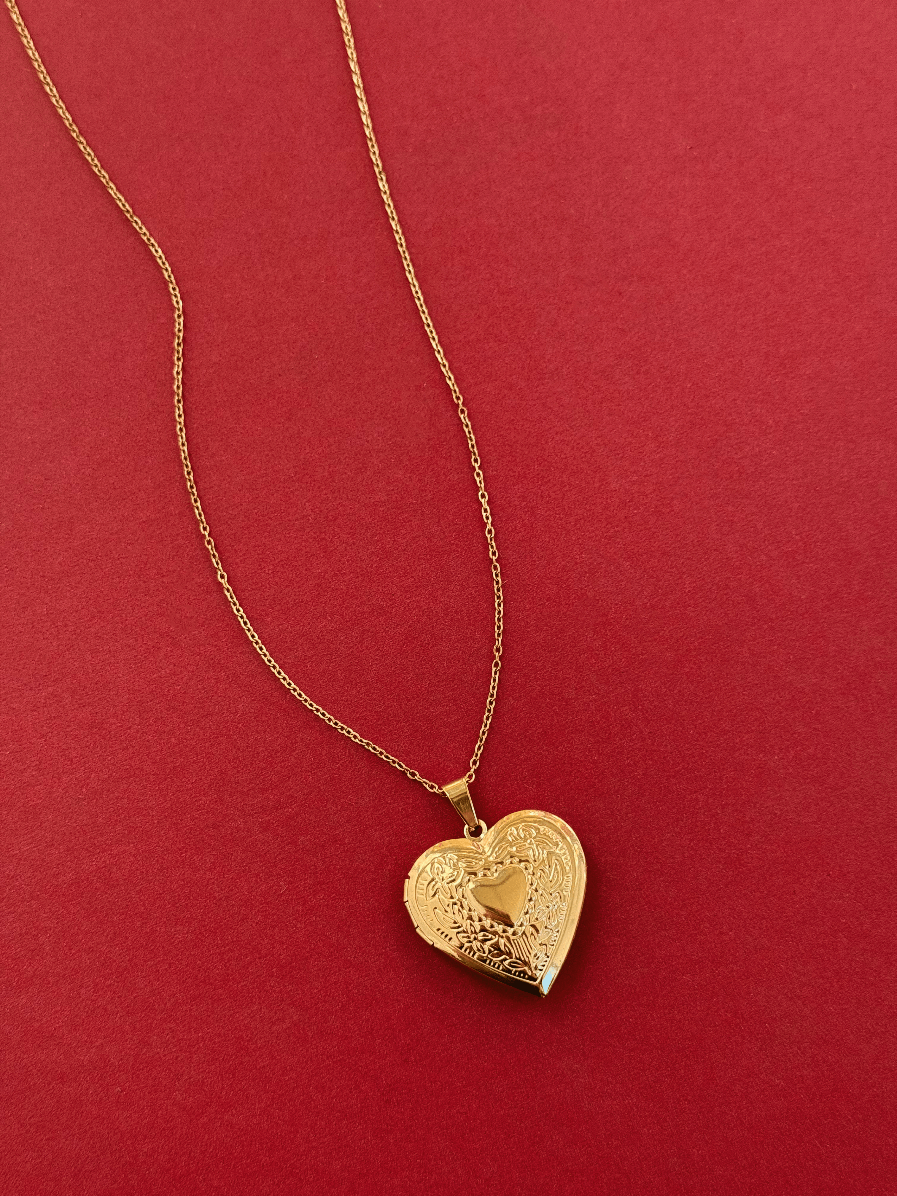 Amor Heart Locket Necklace - GOLD - willows clothing NECKLACE