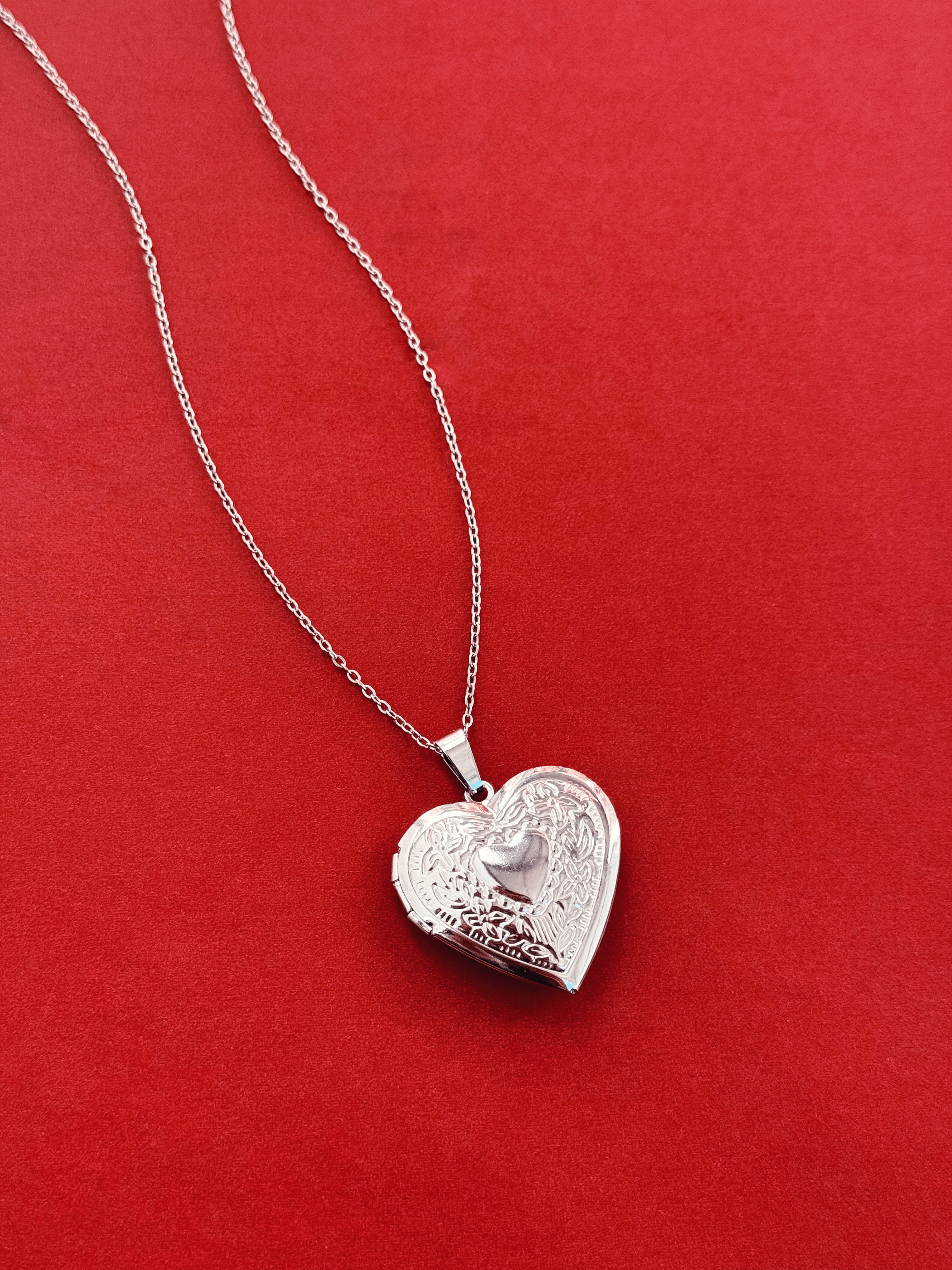 Amor Heart Locket Necklace - SILVER - willows clothing NECKLACE