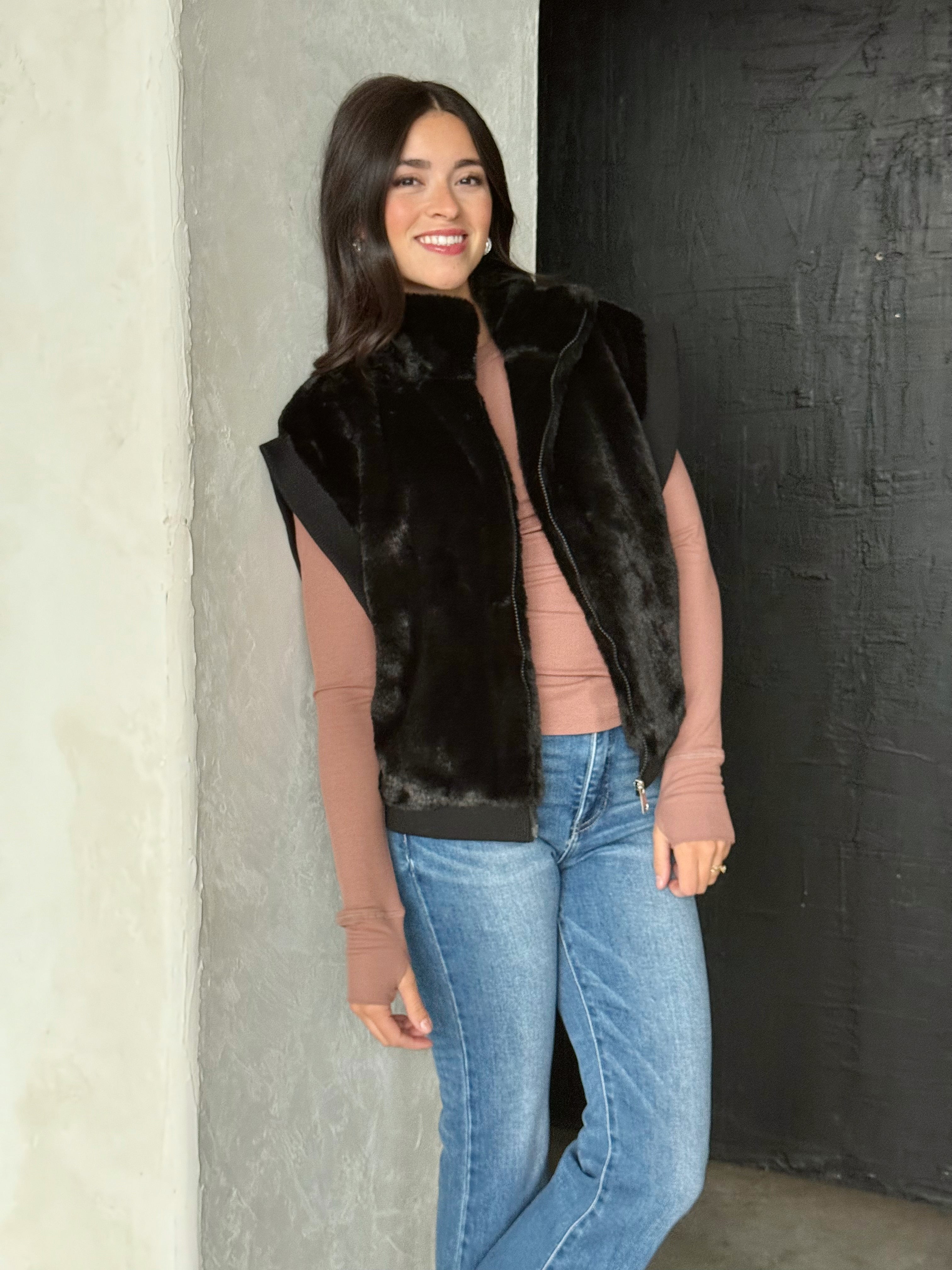 Becky Faux Fur Vest - BLACK - willows clothing VEST