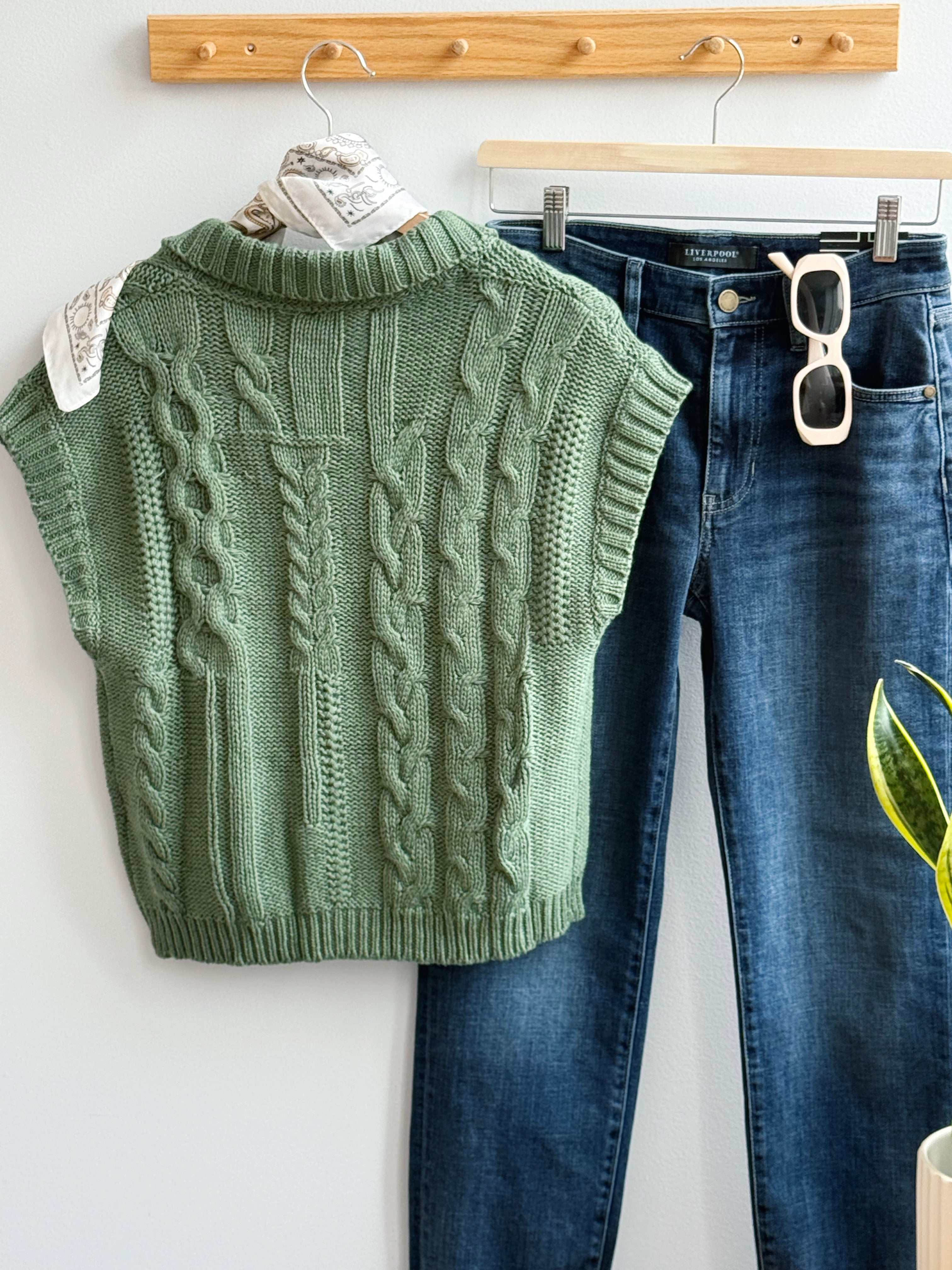 Cable Knit Crush Vest - GREEN - willows clothing SWEATER