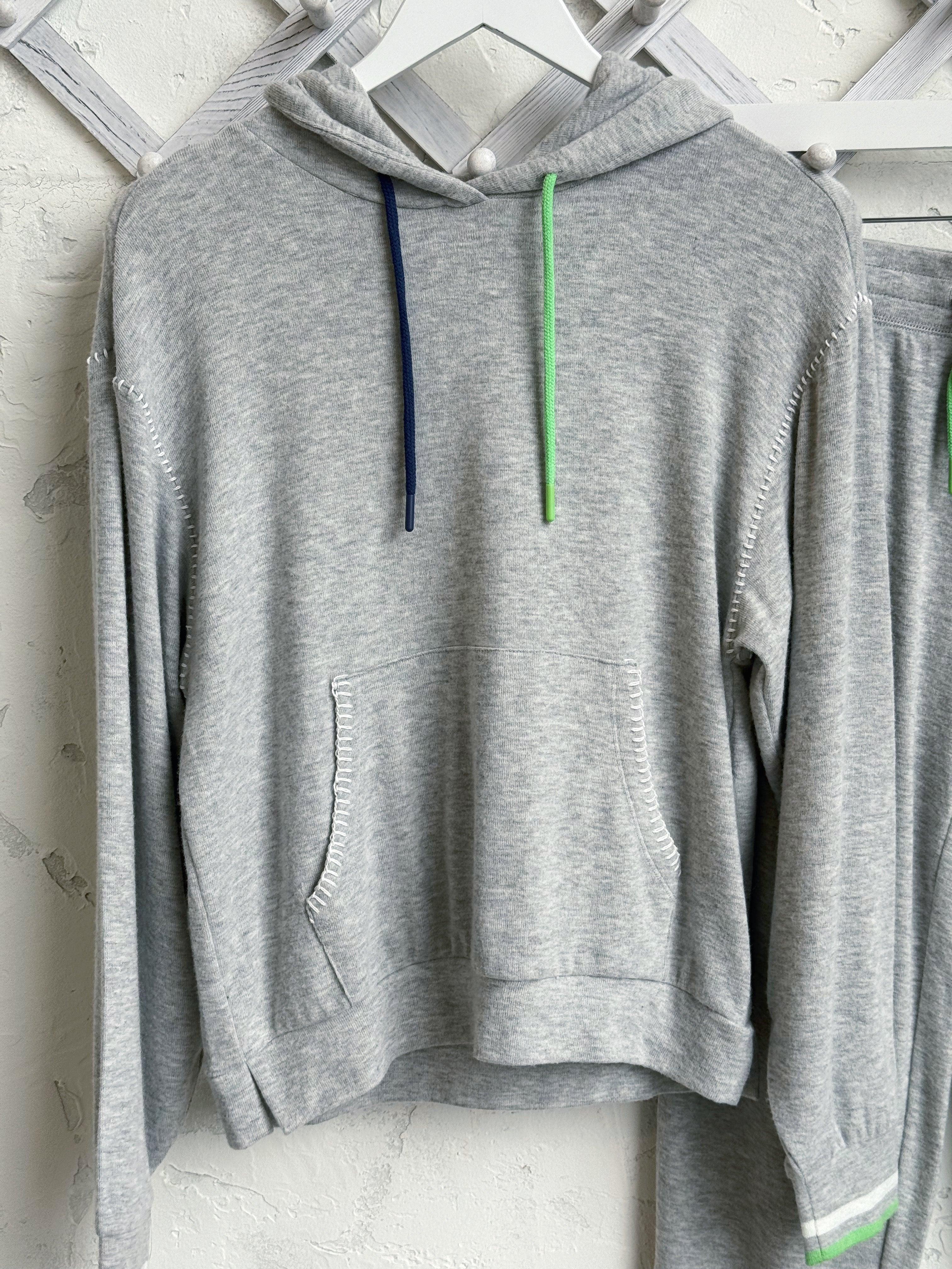 C'est La Vie Hoodie - HEATHER GREY - willows clothing SWEATSHIRT