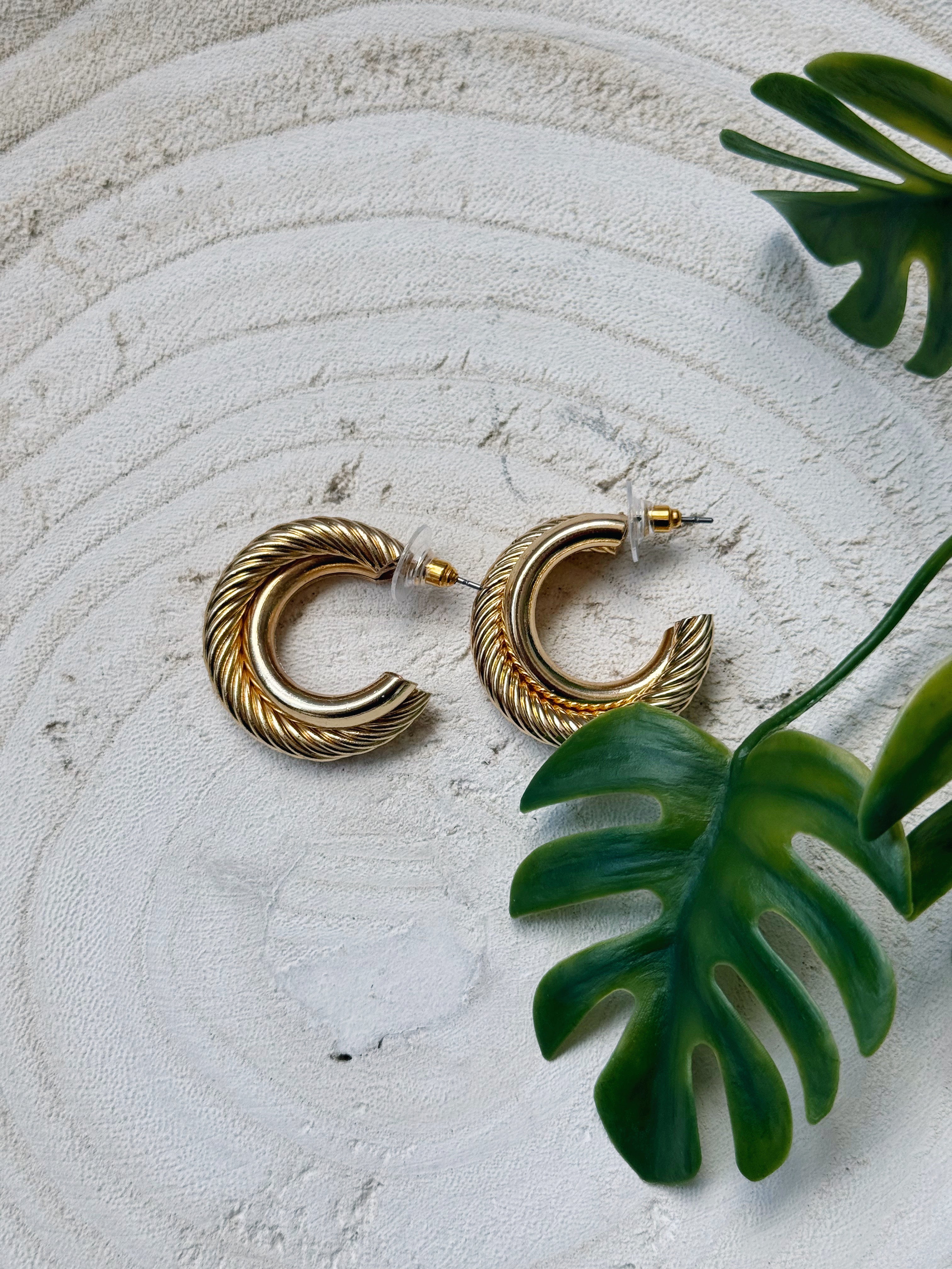 Chunky Twist Hoop Earrings - GOLD - willows clothing EARRINGS