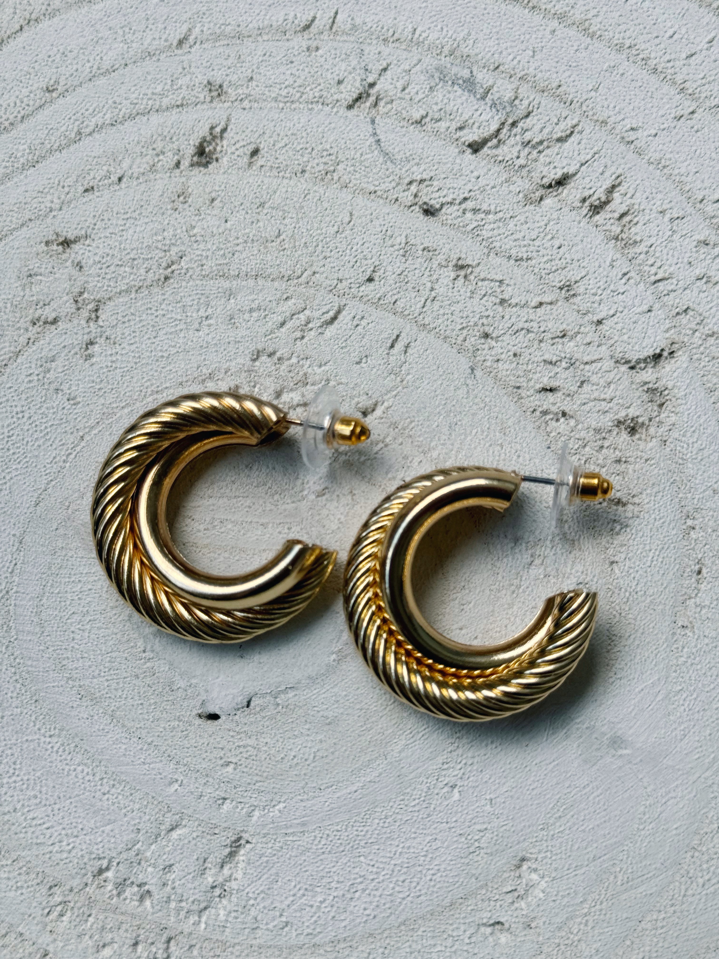 Chunky Twist Hoop Earrings - GOLD - willows clothing EARRINGS