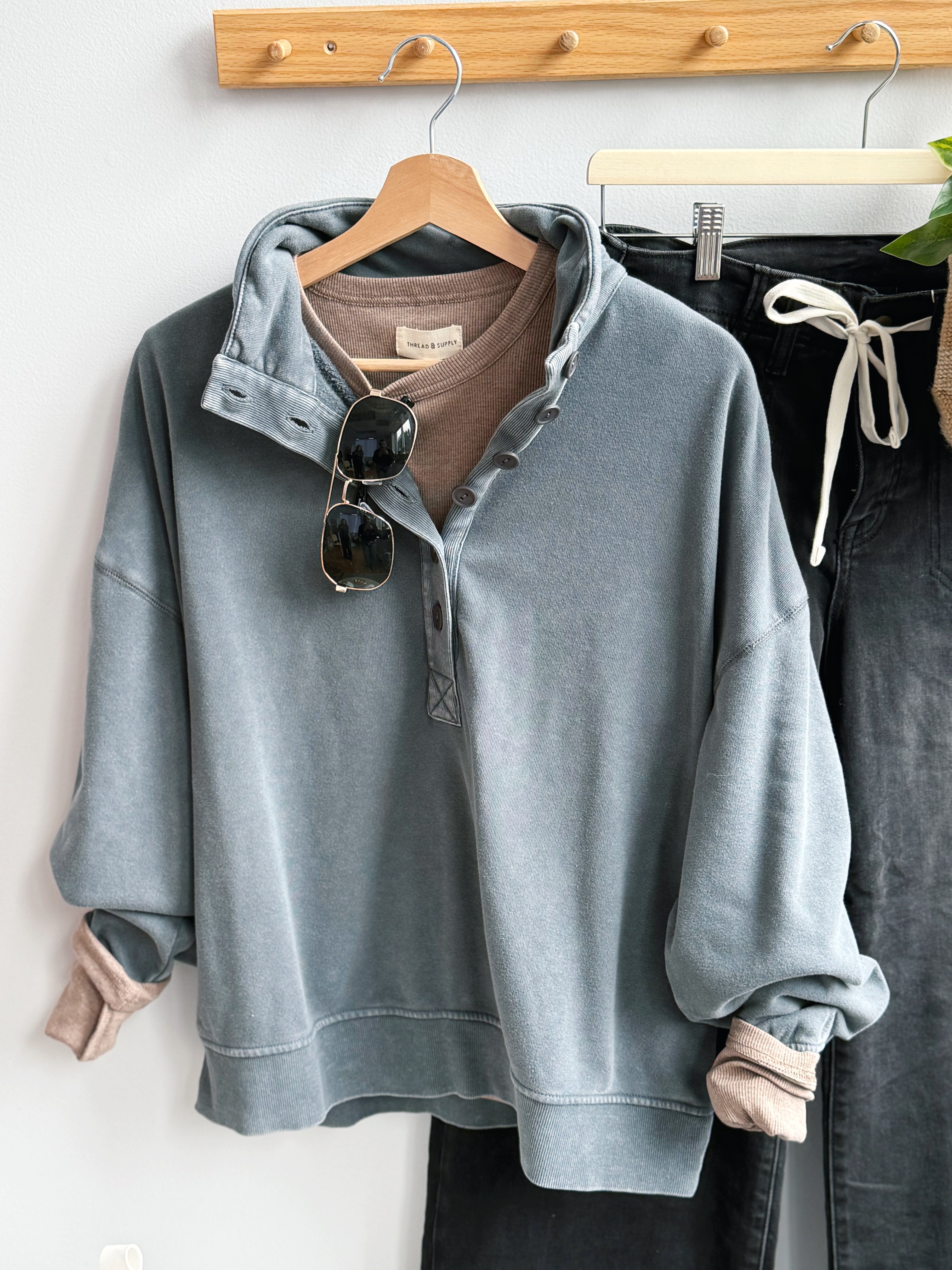 Crisp Air Sweatshirt - DARK GRAY - willows clothing SWEATSHIRT