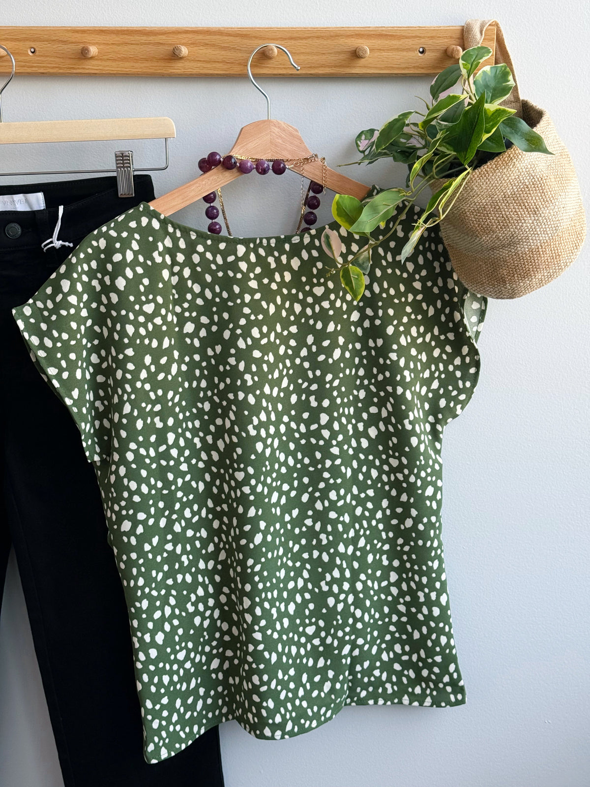 Jazlyn Top - OLIVE IVORY ABSTRACT - willows clothing S/S SHIRT