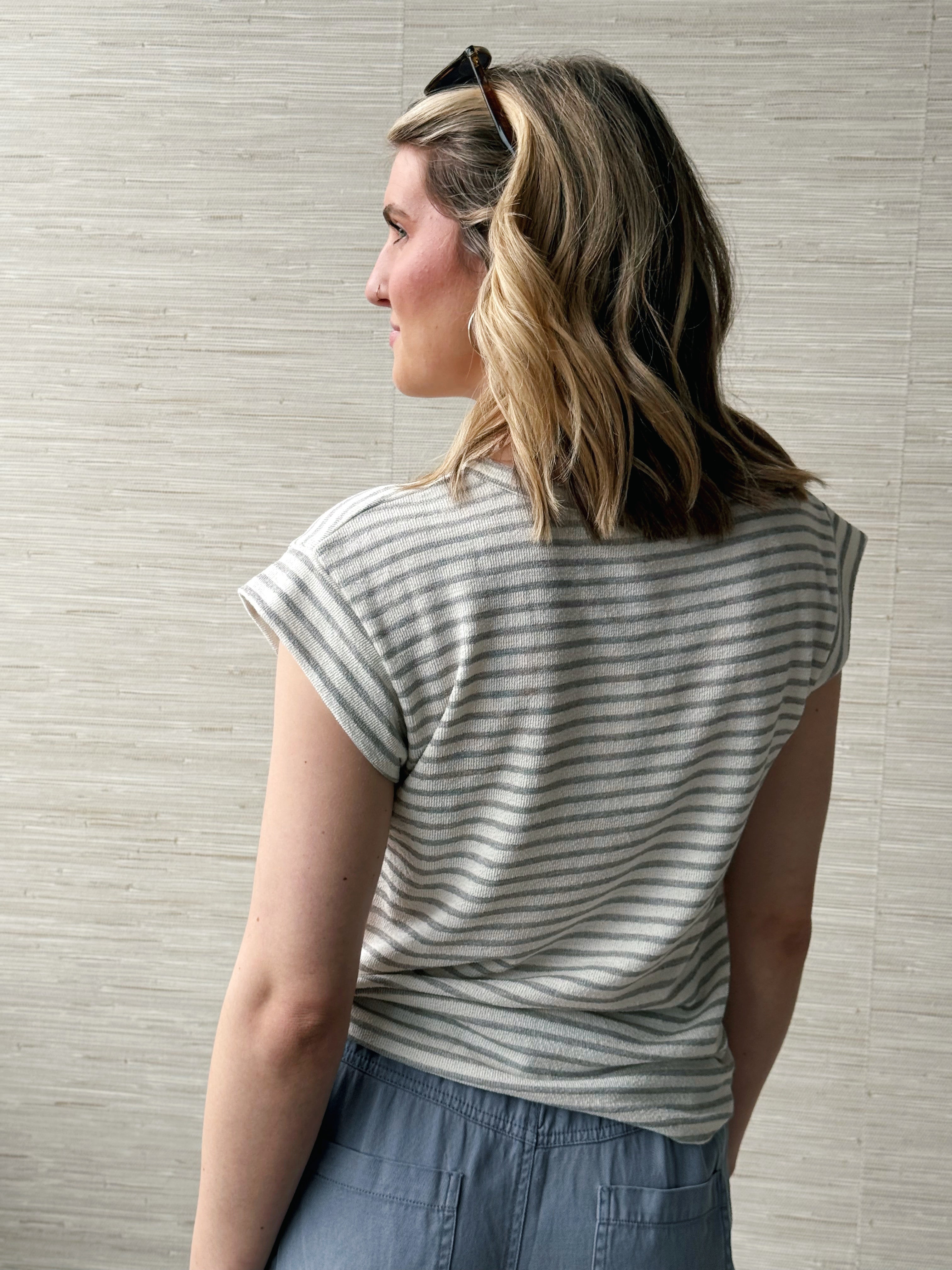 Jillian Tee - CREAM/ HEATHER GREY - willows clothing S/S SHIRT