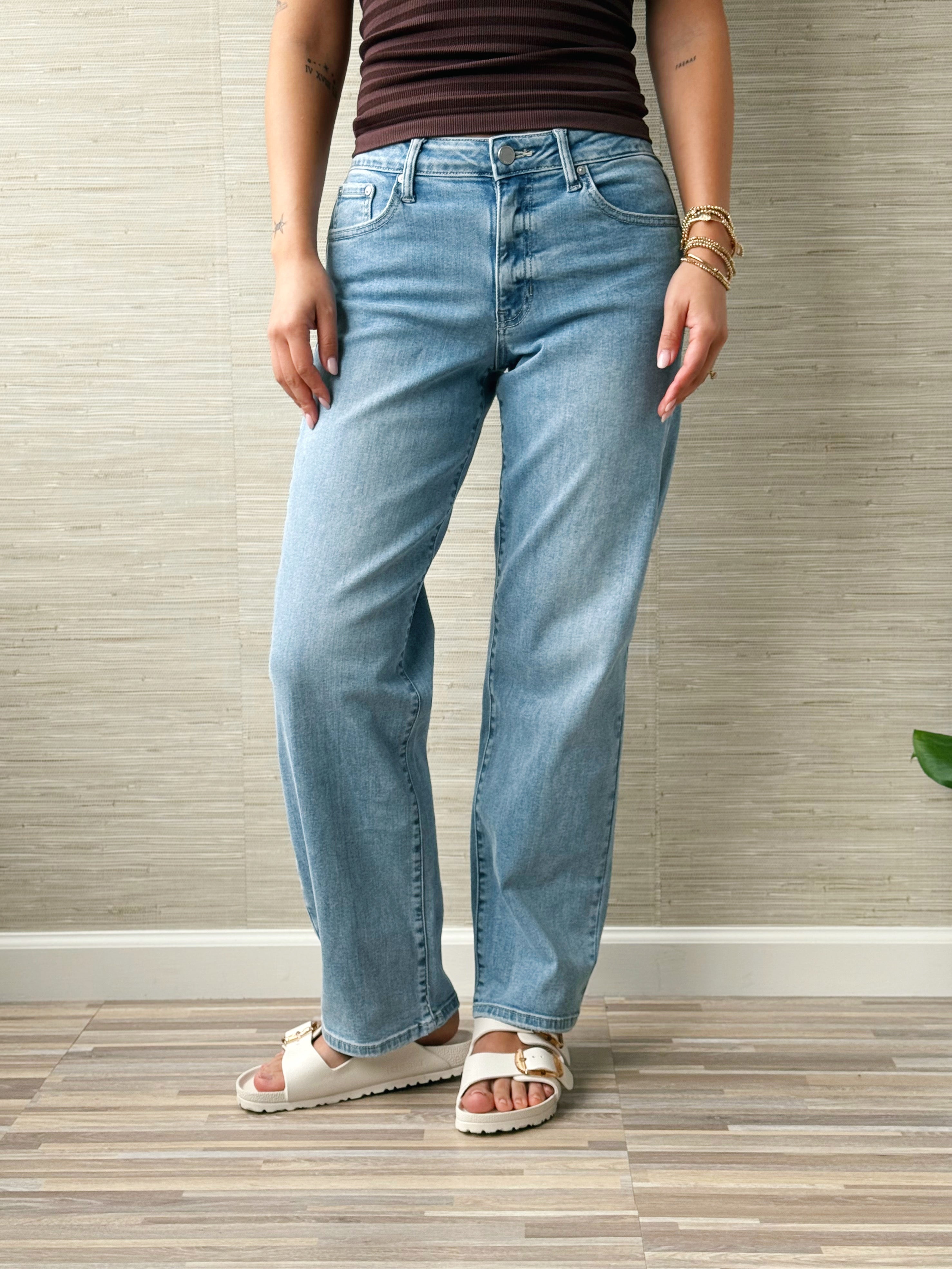 [JUST BLACK] Shellie Jean - LIGHT DENIM - willows clothing Straight Leg