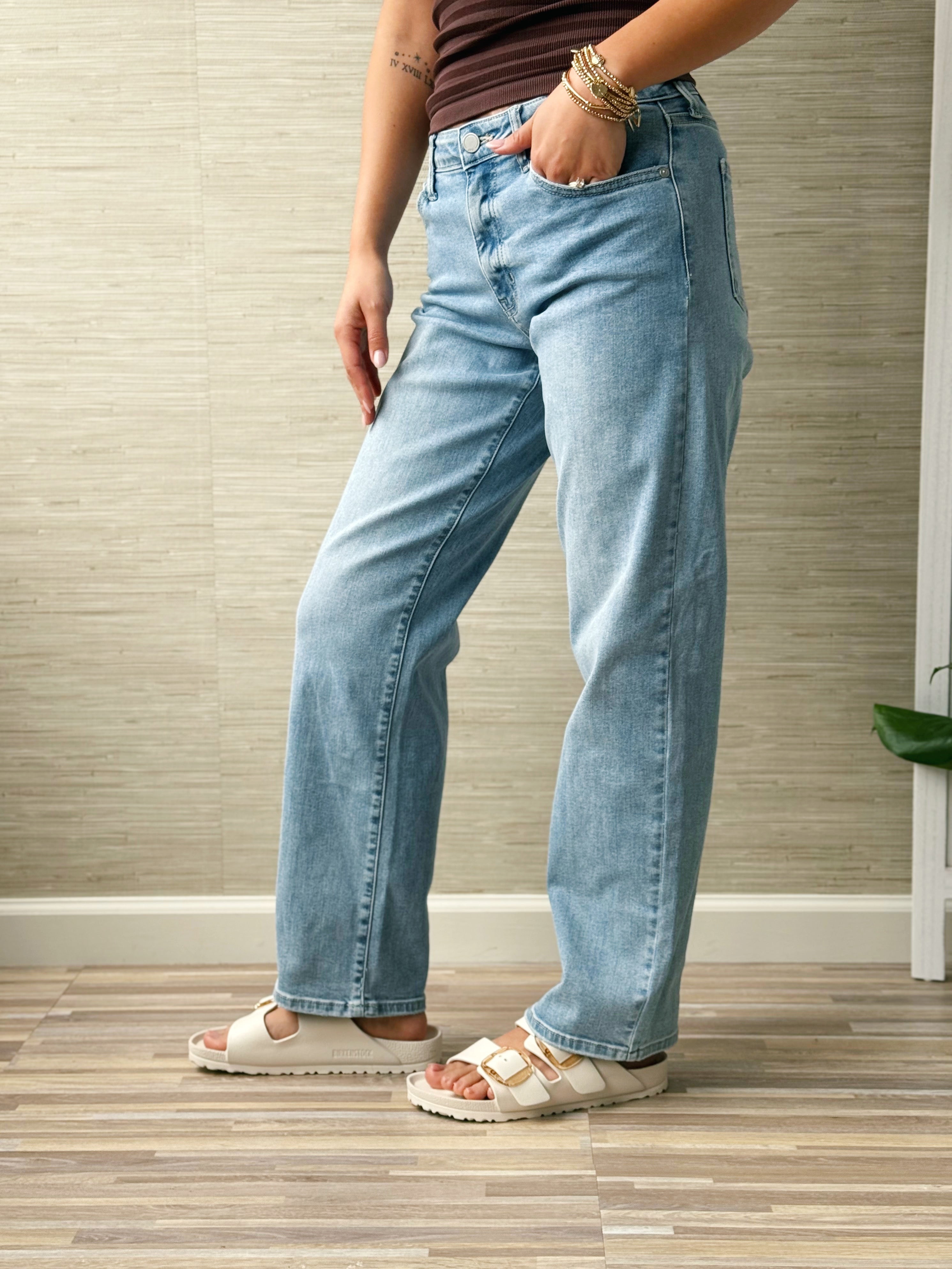 [JUST BLACK] Shellie Jean - LIGHT DENIM - willows clothing Straight Leg