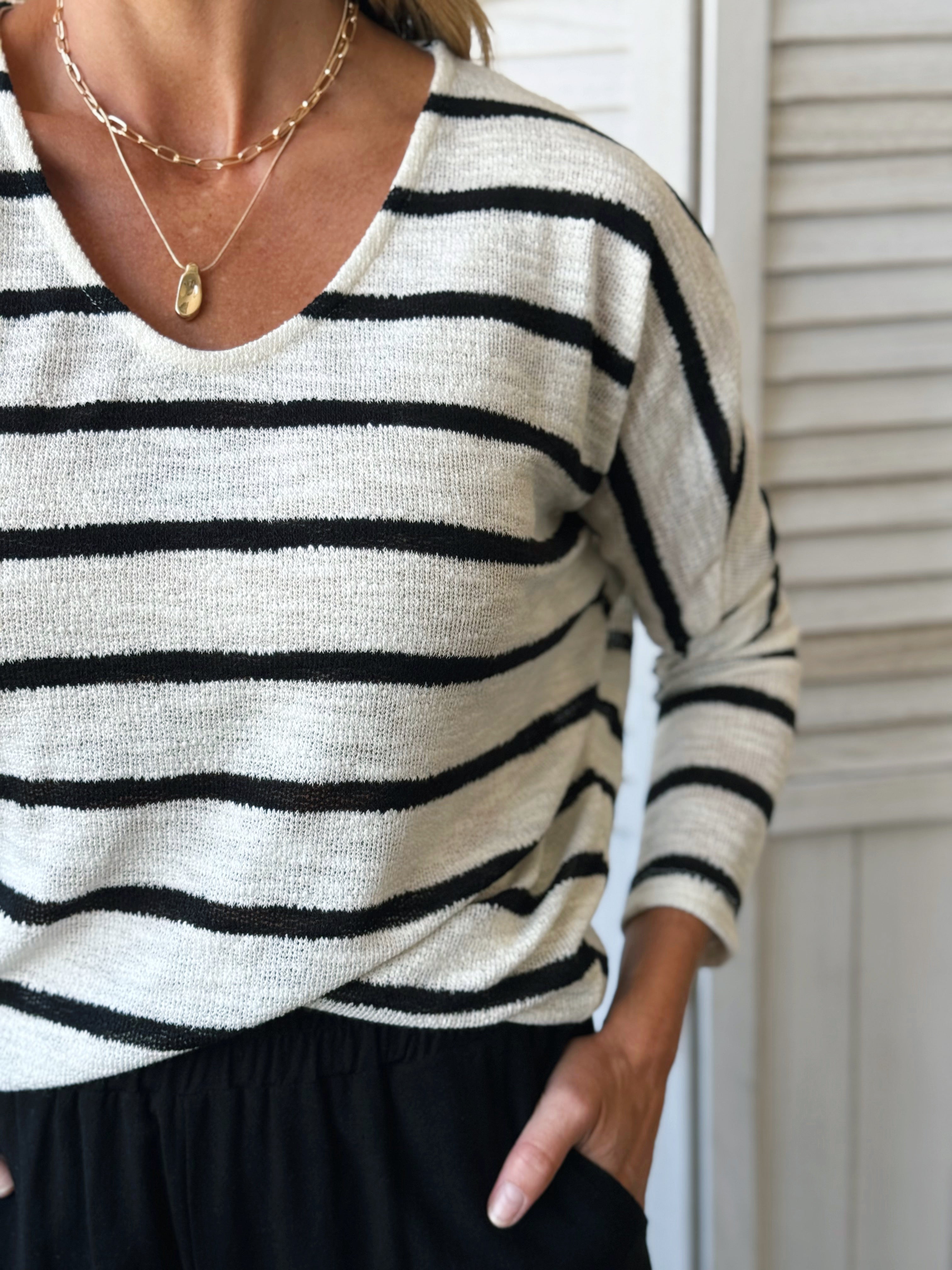 Knitted Scoop Neck Long Sleeve Tee - IVORY/BLACK - willows clothing L/S SHIRT