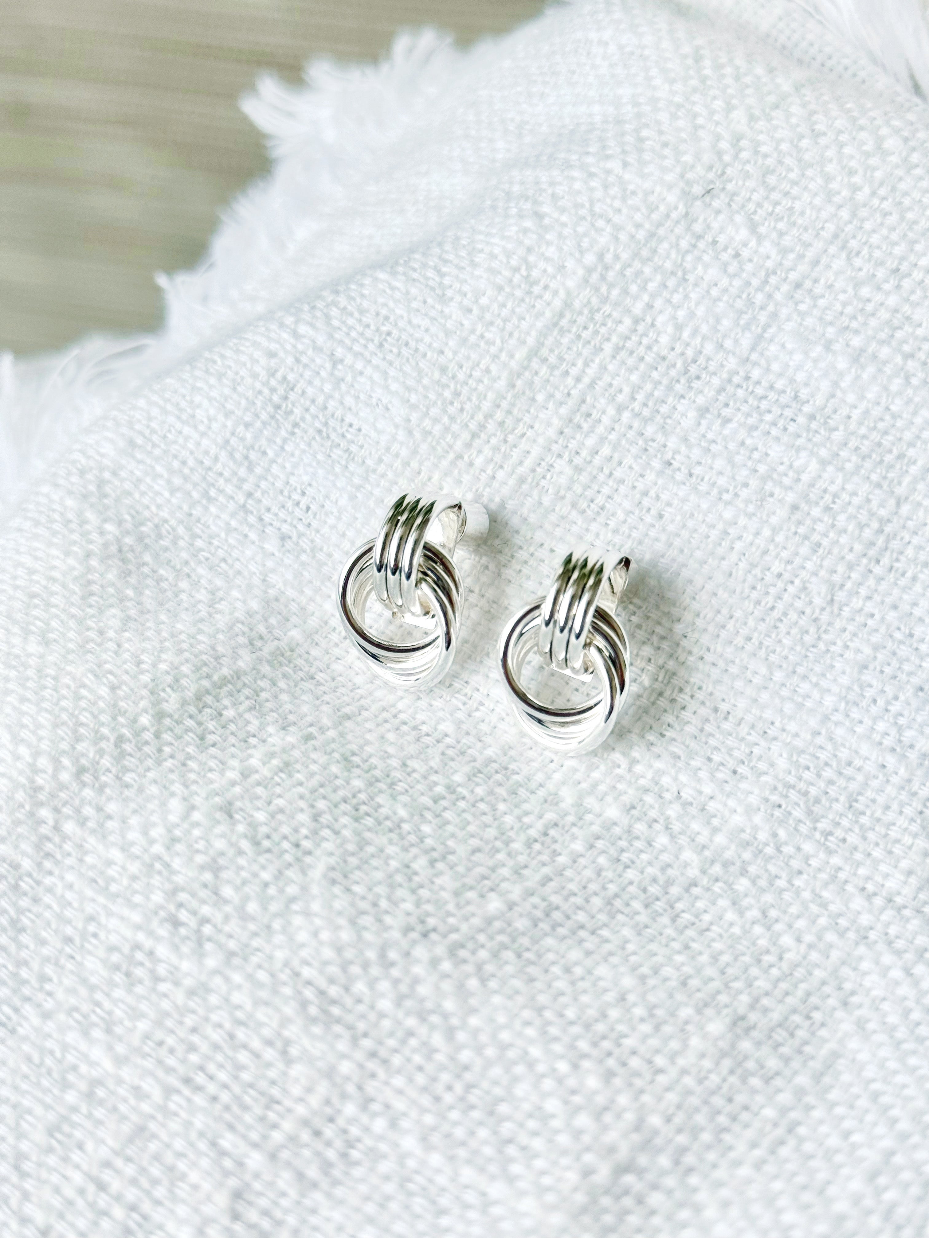Layered Circle Stud Earrings - SILVER - willows clothing EARRINGS